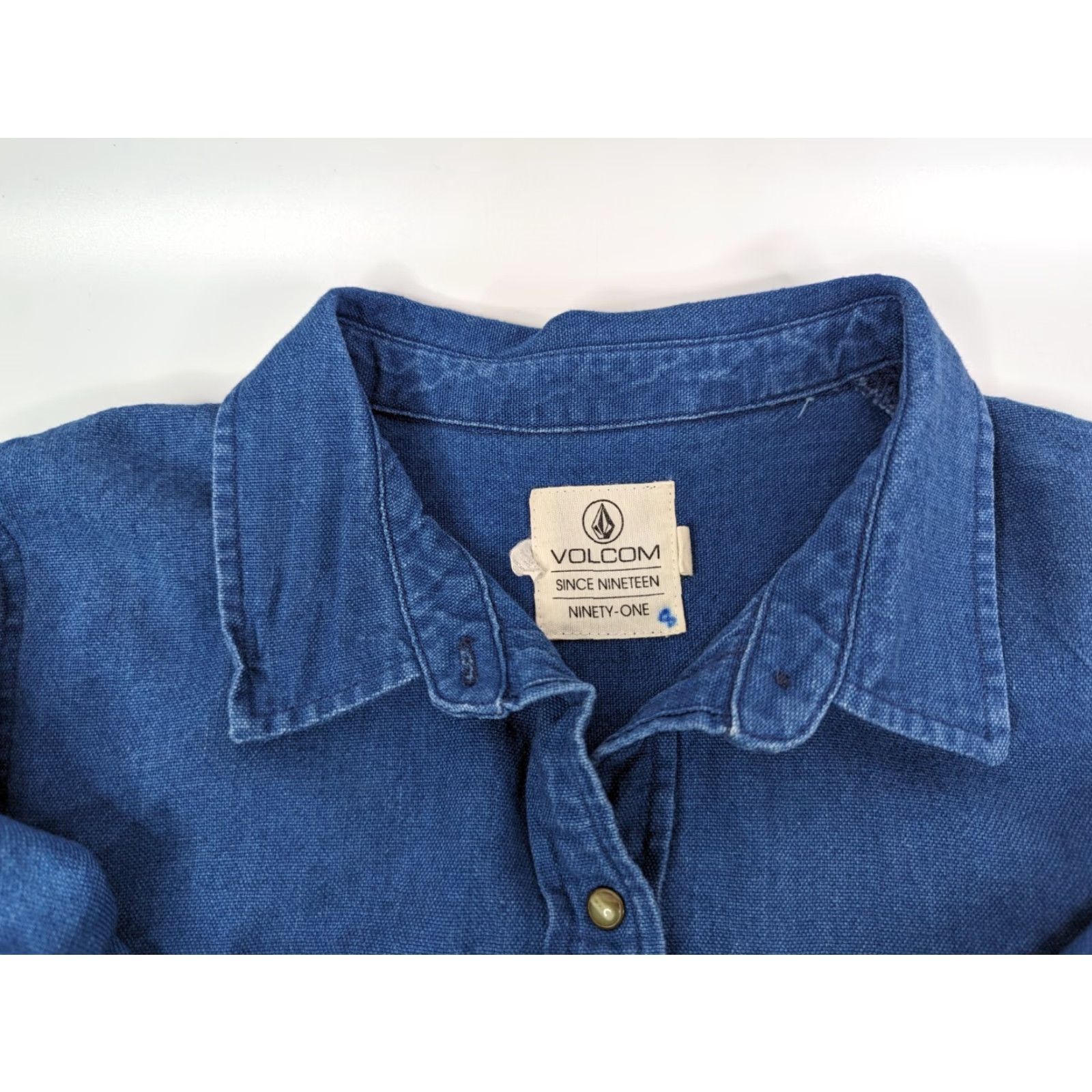 Volcom **Women's Volcom Chambray Shirtdress XS Blue Long Sleeve Snap Buttons** User: Women's Volcom Chambray Shirtdress XS Blue Long Sleeve Snap Buttons Size XS / US 0-2 / IT 36-38 - 7 Thumbnail