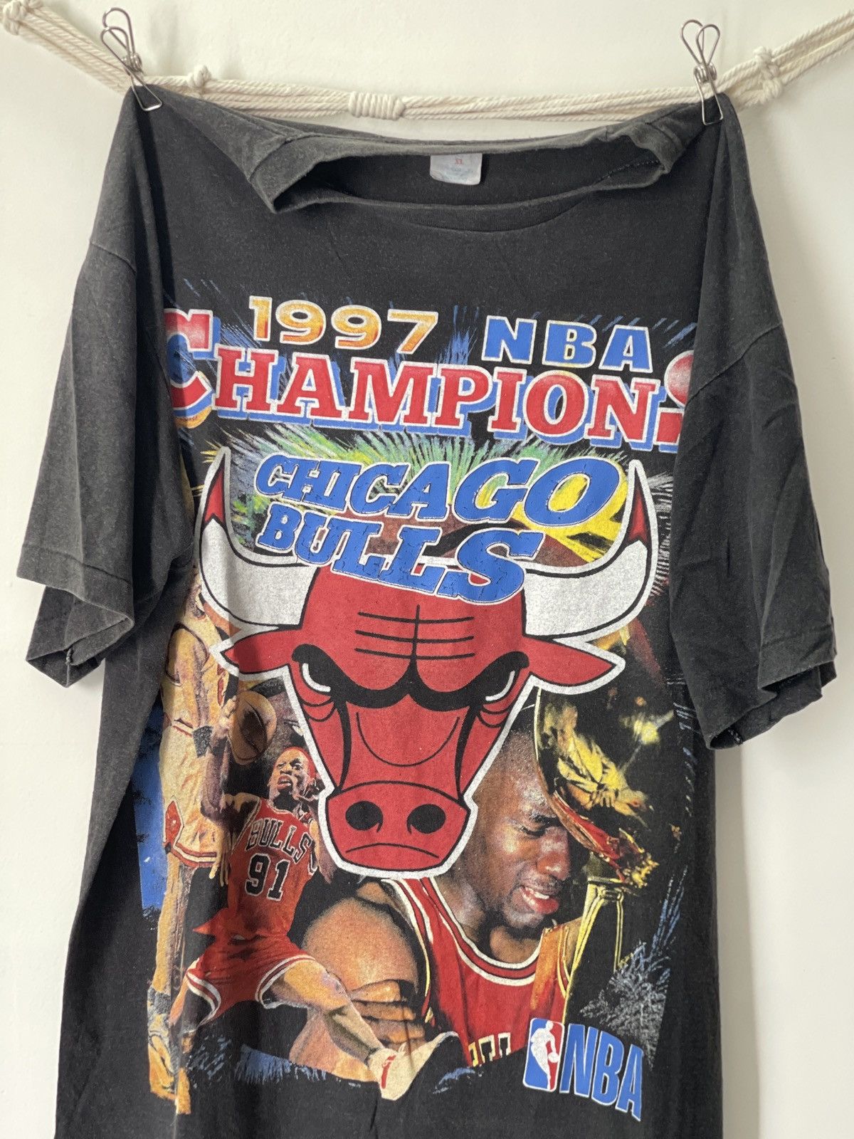 Rap Tees Vintage Raptee Chicago Bulls Size US XL / EU 56 / 4 - 2 Thumbnail