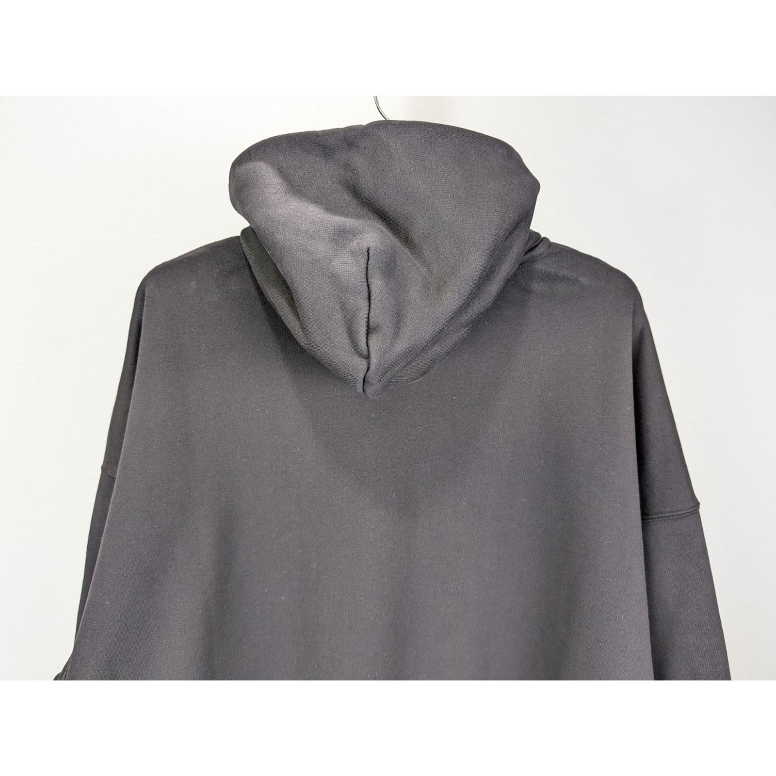 Balenciaga o1rshd1 Q:2 / Large Fit Hoodie in Washed Black Size US L / EU 52-54 / 3 - 10 Thumbnail