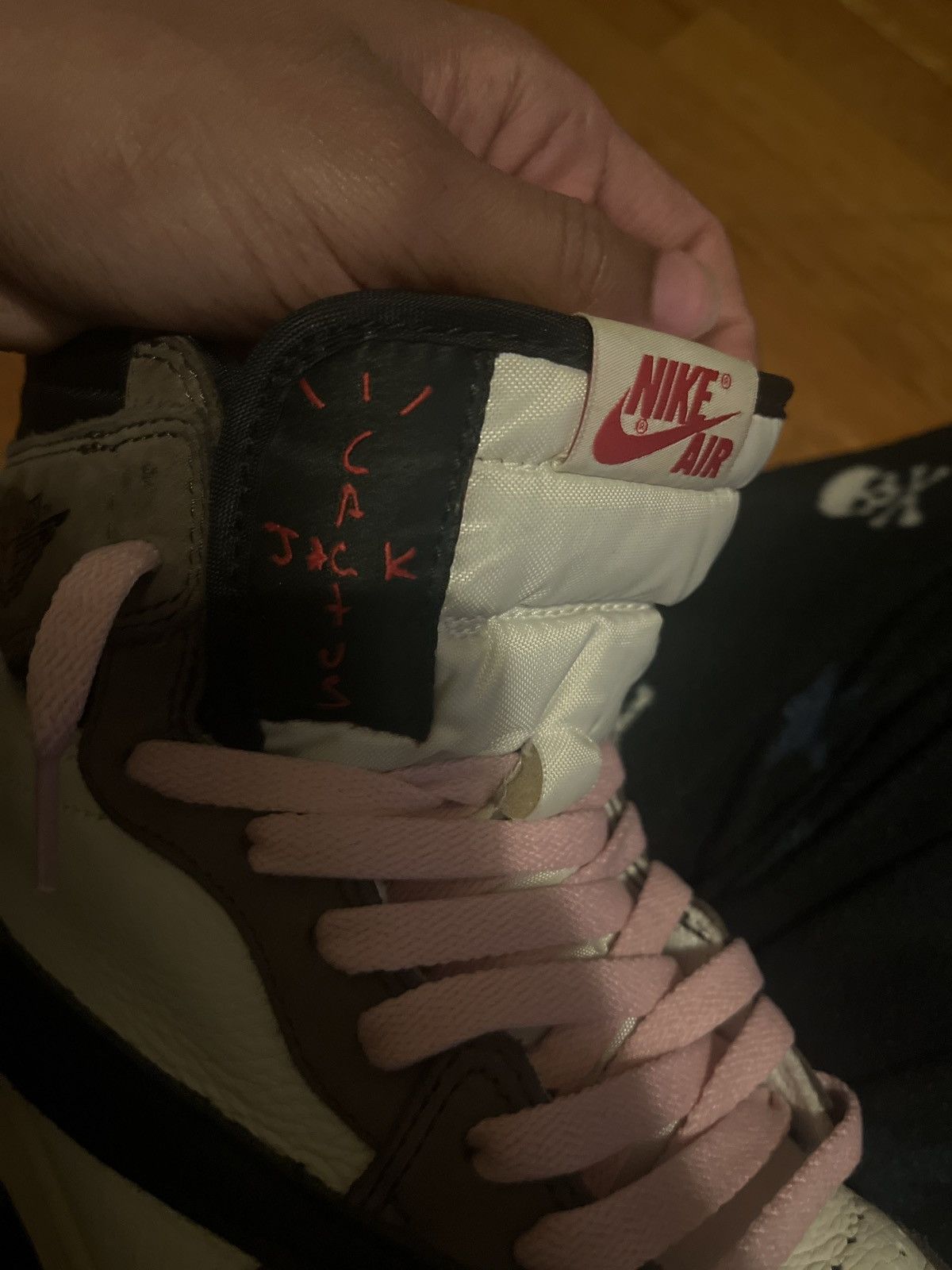 Jordan Brand × Travis Scott Travis Scott Jordan 1 Mocha Size US 10.5 / EU 43-44 - 11 Thumbnail
