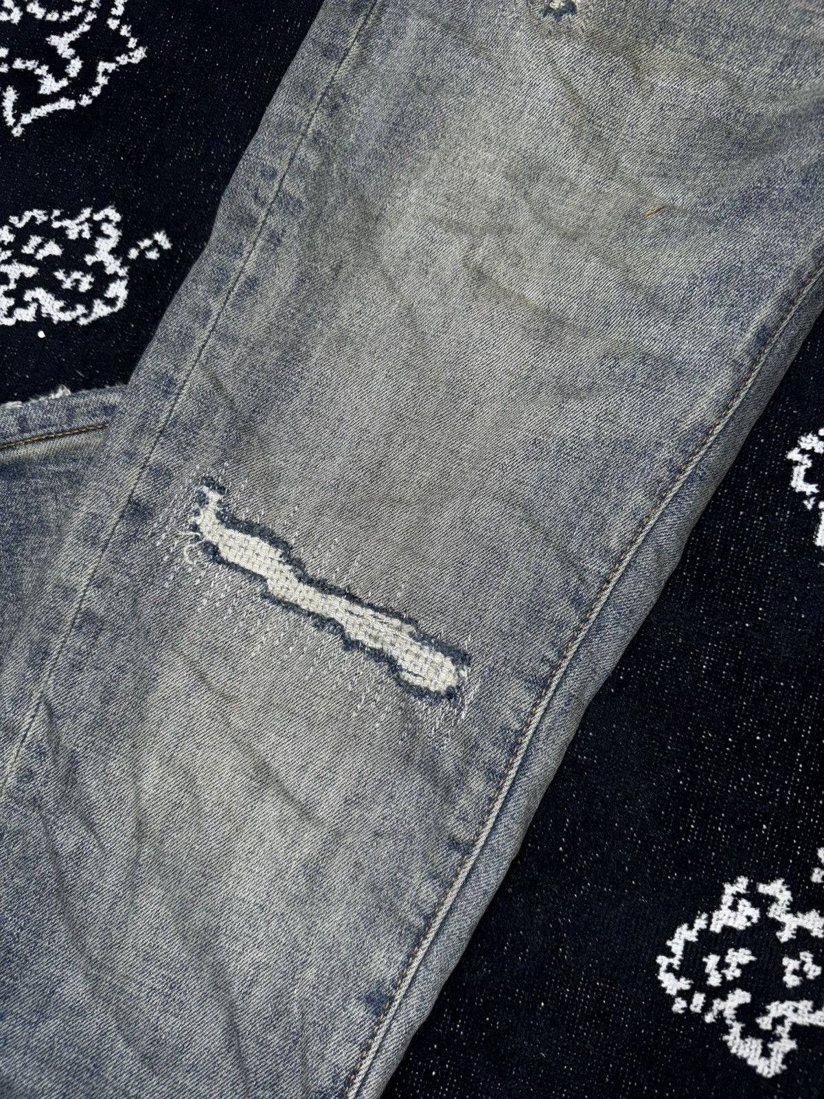 Purple Brand PURPLE BRAND DISTRESSED FADE AGED JEANS Size US 32 / EU 48 - 4 Thumbnail