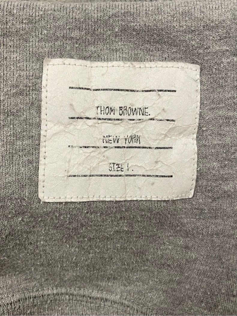 Thom Browne Thom browne Gray four-striped round-neck sweatshirt 2504-Ne Size US S / EU 44-46 / 1 - 5 Thumbnail