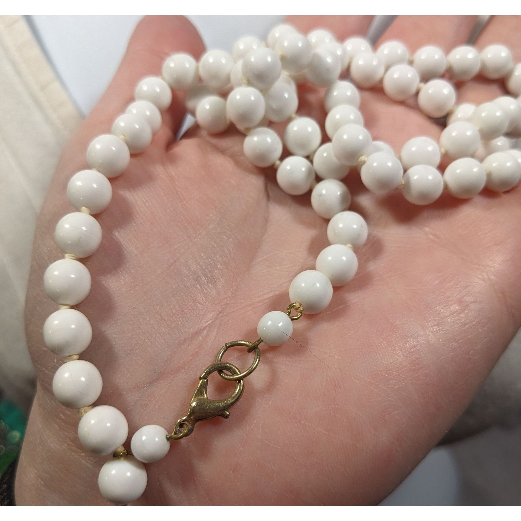 Other Vintage Classic White Beaded Glass Necklace Size ONE SIZE - 5 Thumbnail