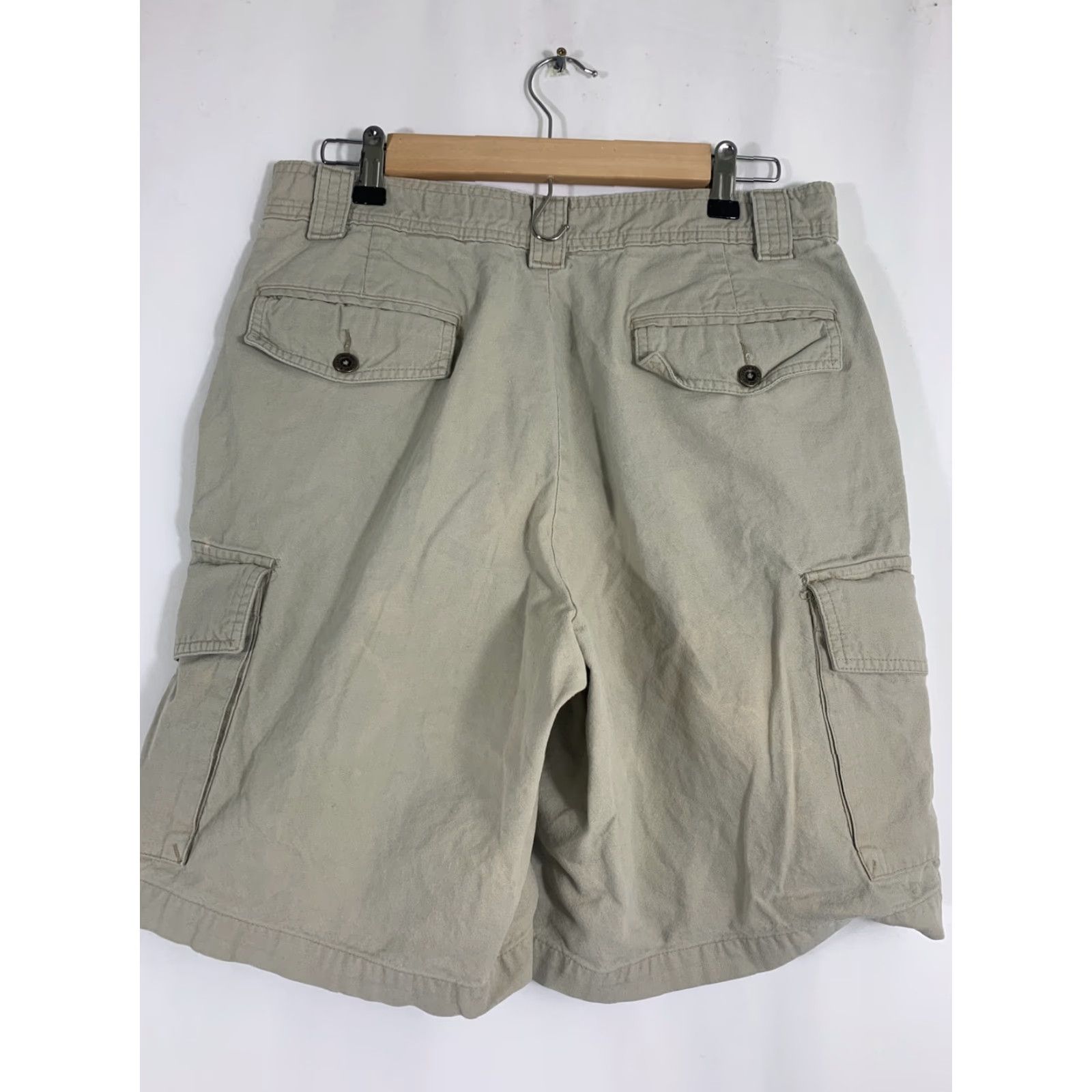 Eddie Bauer VINTAGE Eddie Bauer Mens Cargo Shorts Beige Cotton 32x9 Inseam 9" Regular Waist 32 Beige Cargo Shorts Mens Size 32 Size US 32 / EU 48 - 6 Thumbnail
