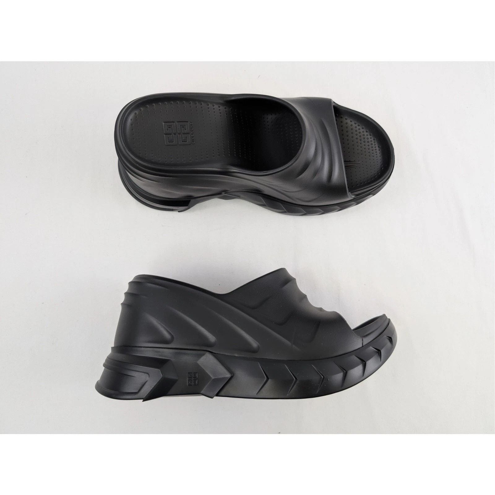 Givenchy o1rshd1 Q:5 / Marshmallow Sandals in Black Size US 9 / IT 39 - 1 Thumbnail