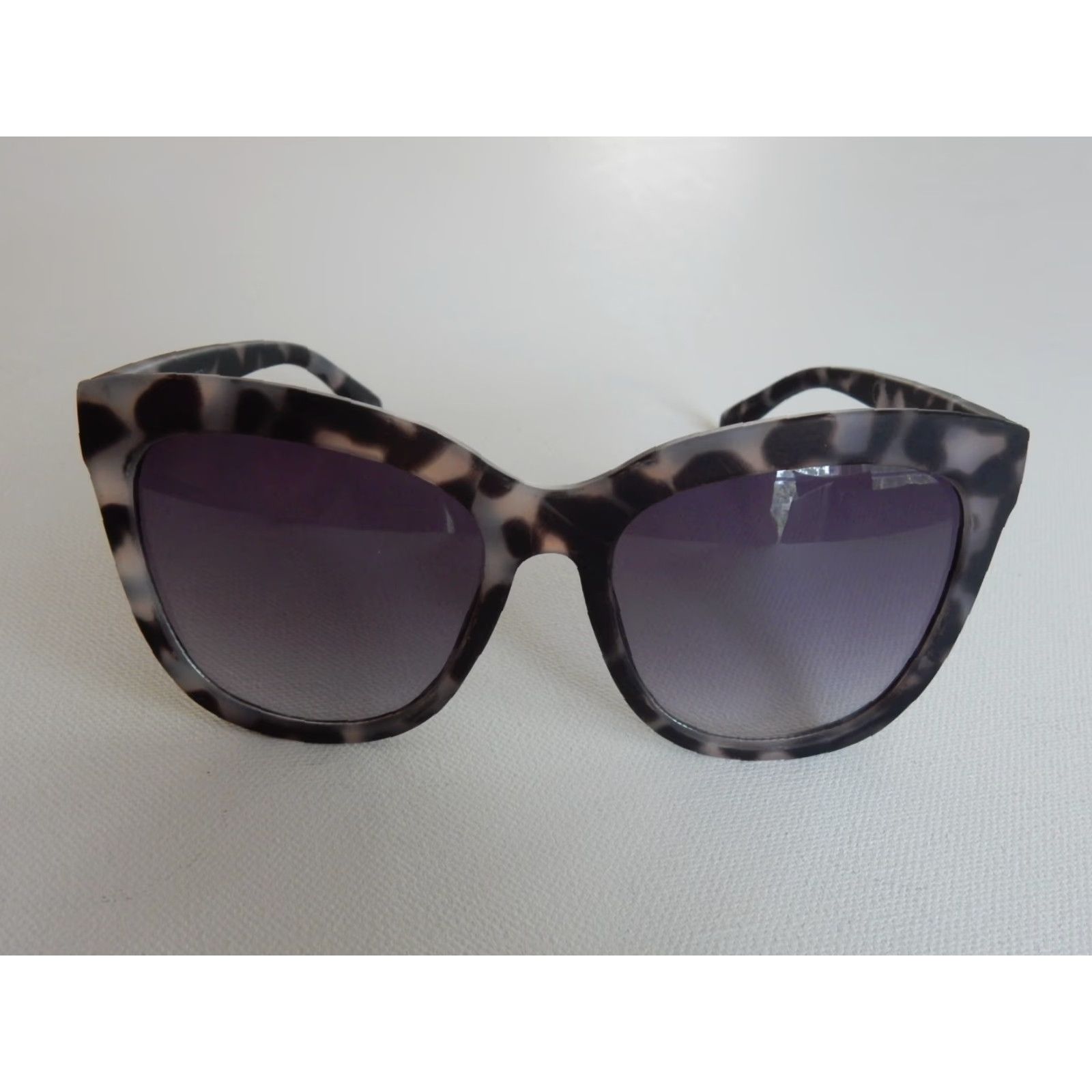 Frye VINTAGE Frye Sunglasses Women Gray Small Scratched Lens Size ONE SIZE - 2 Thumbnail