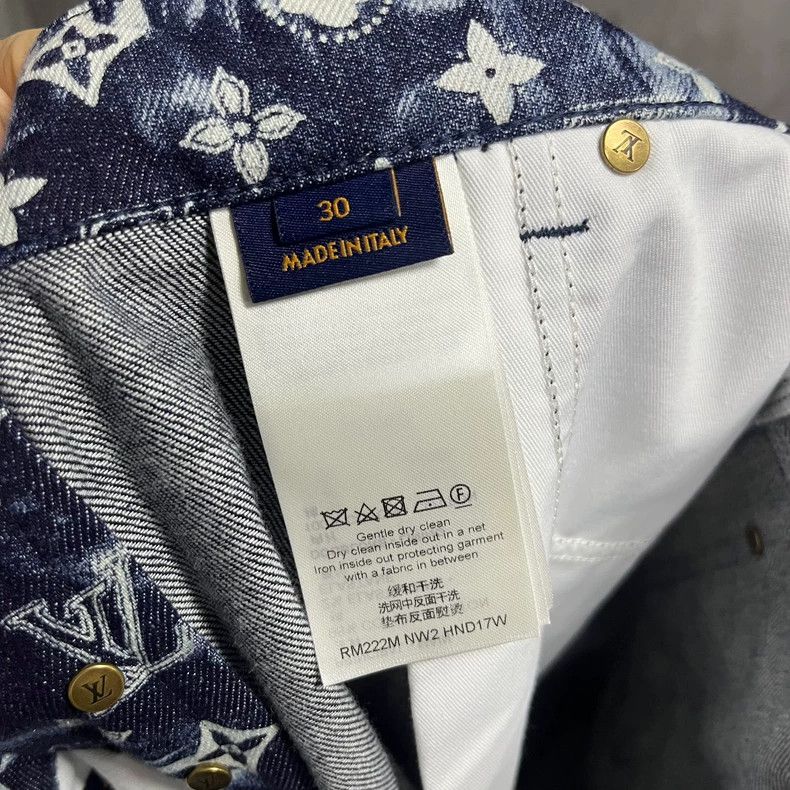 Louis Vuitton Louis Vuitton Blue and White Tie-Dye Full Logo Cashew Prin Size US 30 / EU 46 - 5 Thumbnail