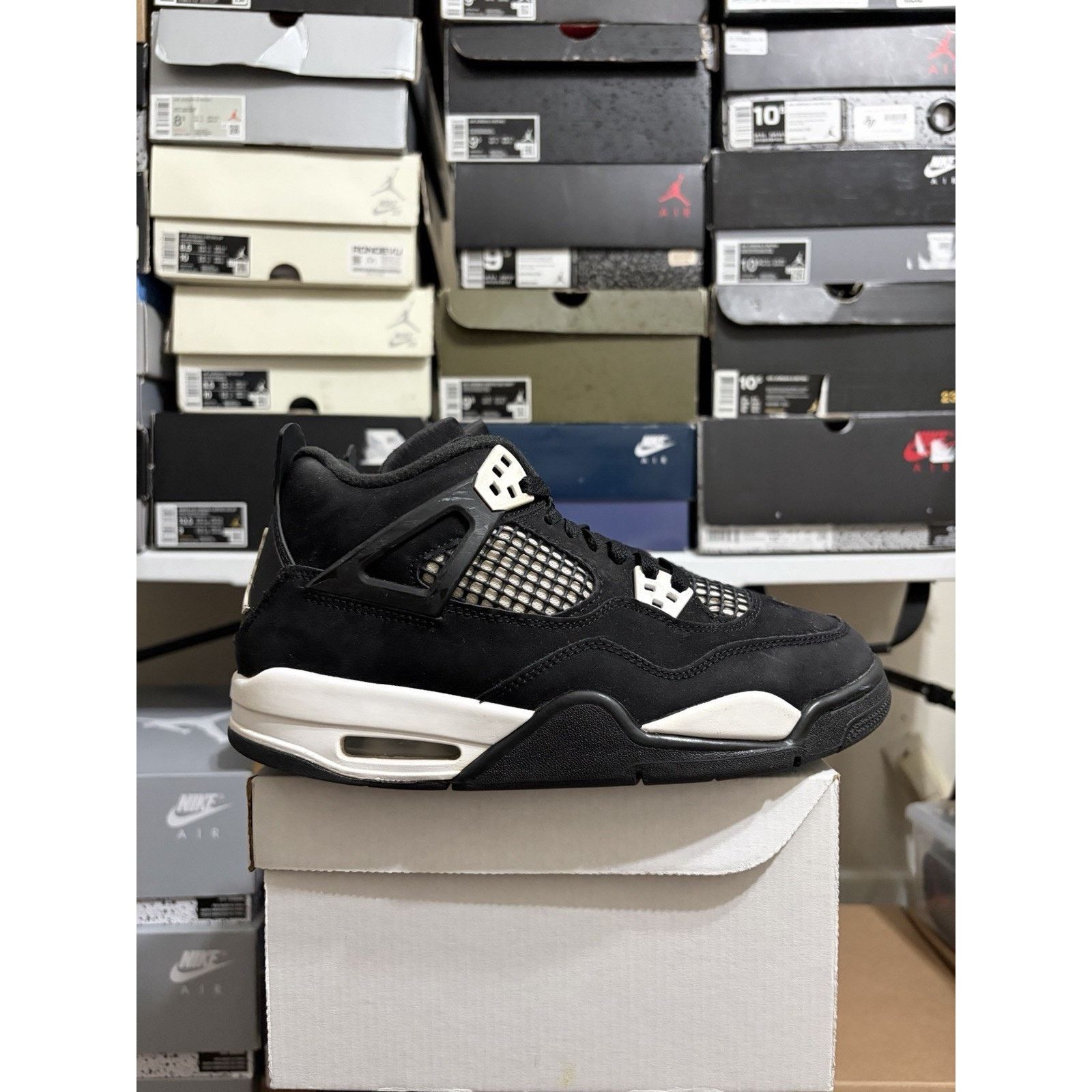 Jordan Brand Size 7 - Jordan 4 Retro White Thunder (GS) (FQ8213-001) Size US 7 / EU 40 - 1 Thumbnail