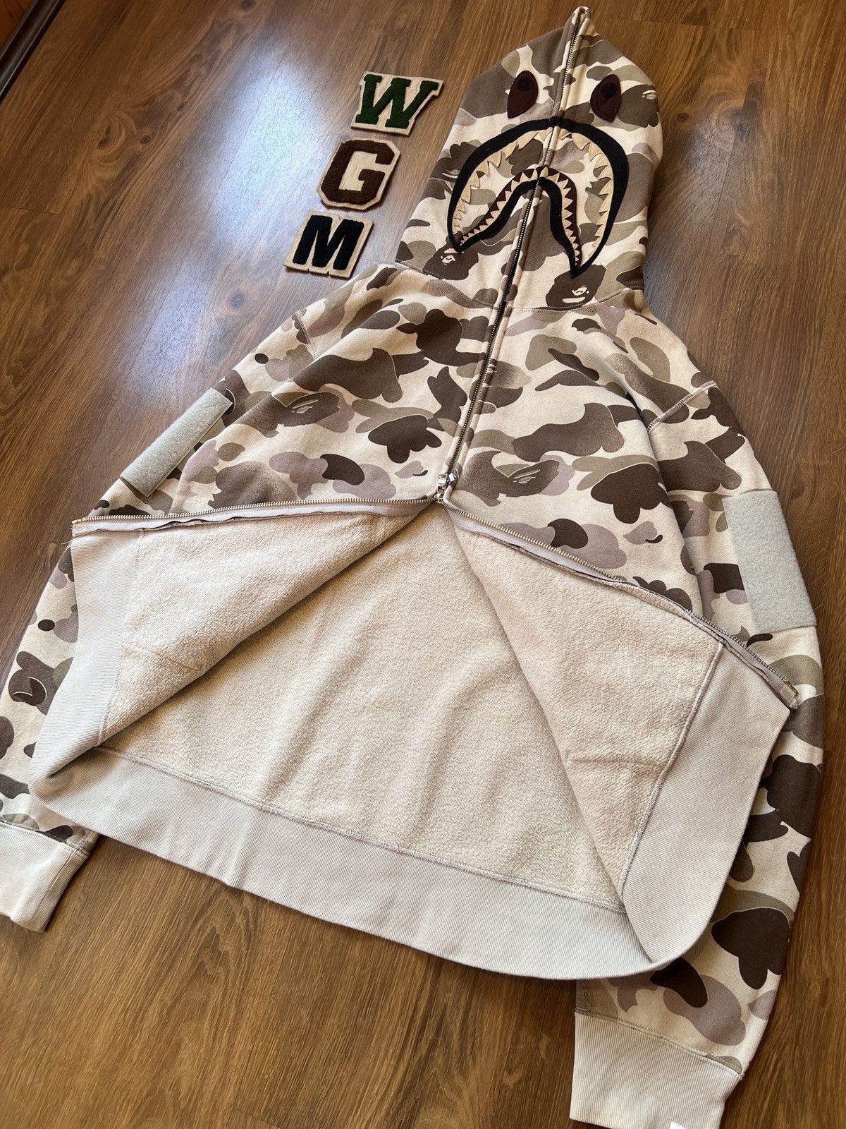 Bape Rare Bape Gradation Camo Shark Zip Up Hoodie Size US L / EU 52-54 / 3 - 2 Thumbnail