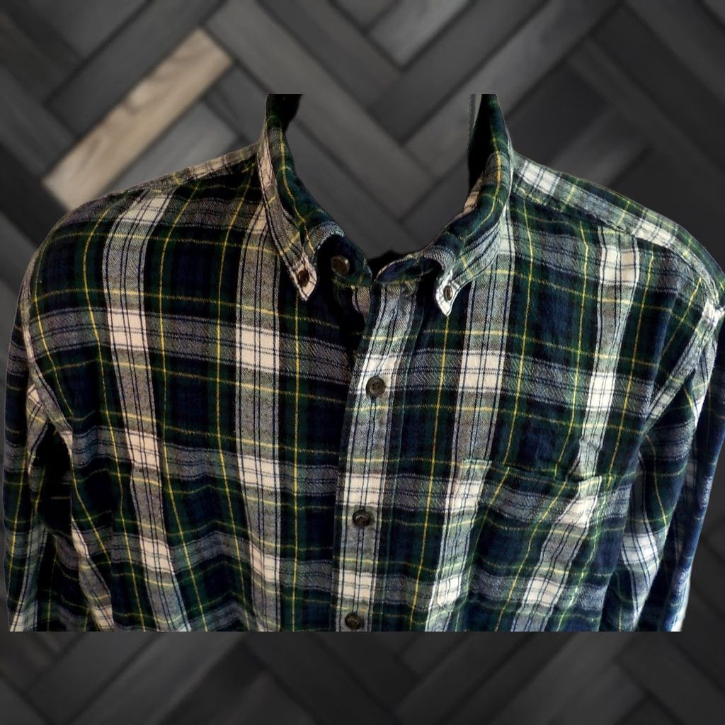 Vintage L. L. Bean Plaid Flannel Button-Down Shirt XL Navy Green White 100% Cotton Mens Shirt Size US XL / EU 56 / 4 - 1 Thumbnail