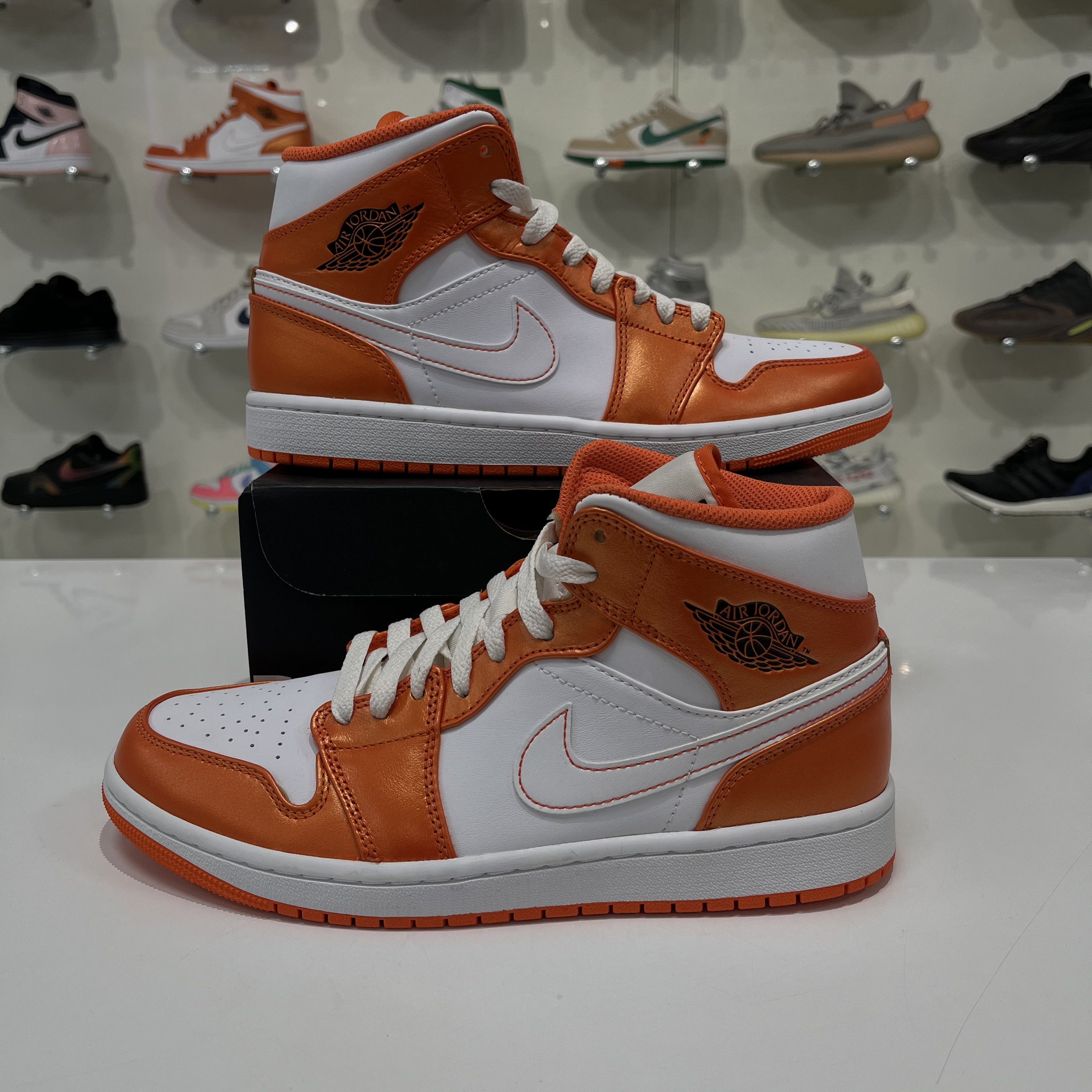Nike Air Jordan 1 Mid metallic Orange Size US 8 / EU 41 - 1 Thumbnail