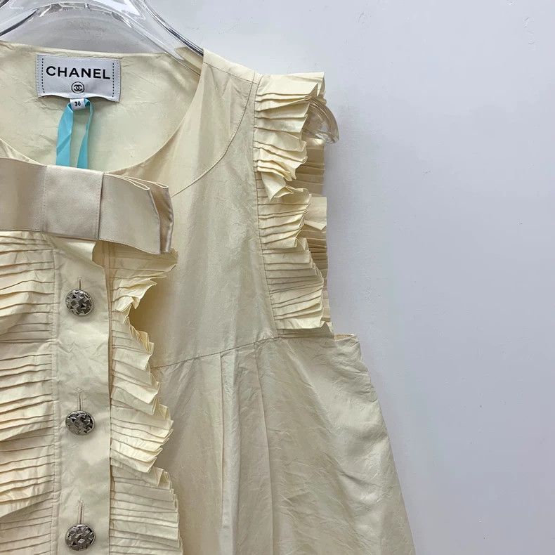Chanel Chanel Beige silk pleated lace round-neck sleeveless dress Size XS / US 0-2 / IT 36-38 - 3 Thumbnail