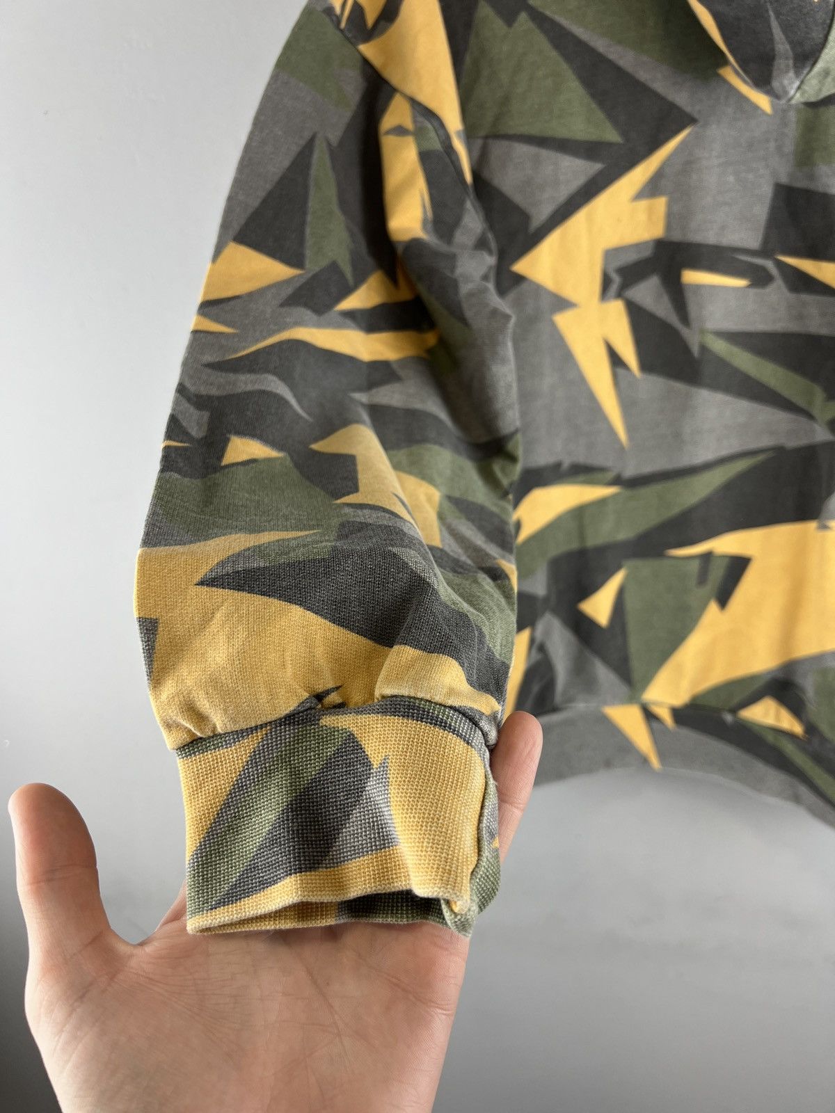 Comme Des Fuck Down Vintage COME des FUCK DOWN authentic hoodie multi camo y2k Size US M / EU 48-50 / 2 - 15 Thumbnail