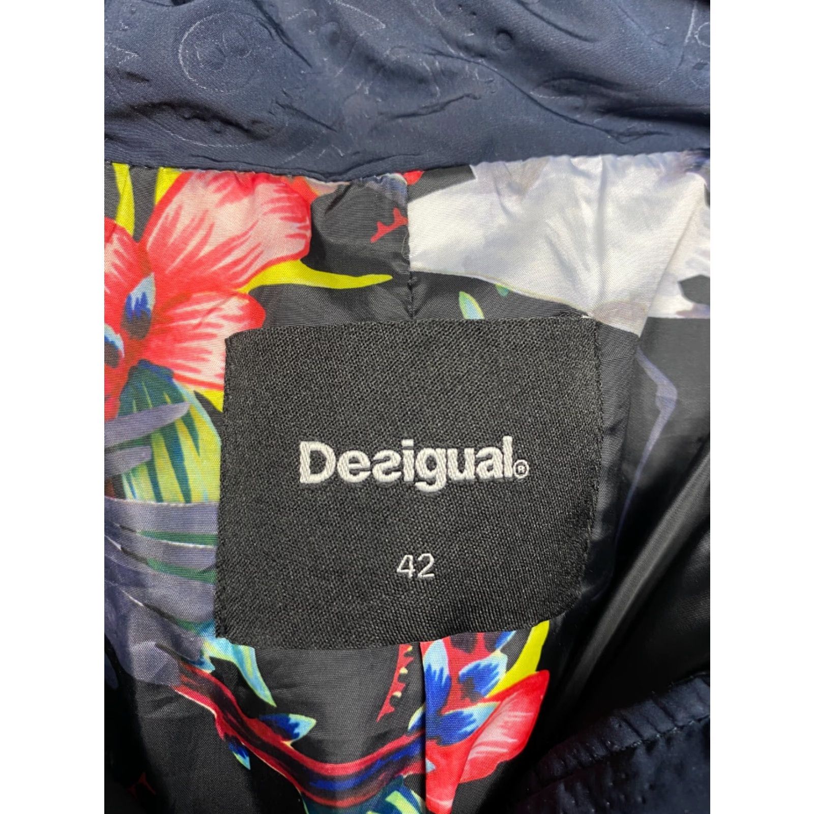 Desigual Desigual Puffer Jacket Womens 42 (M) Jacket Blue Floral Embroidered Long Sleeve Zip Vintage: No Women Regular Size 42 XS-XL Size M / US 6-8 / IT 42-44 - 5 Thumbnail