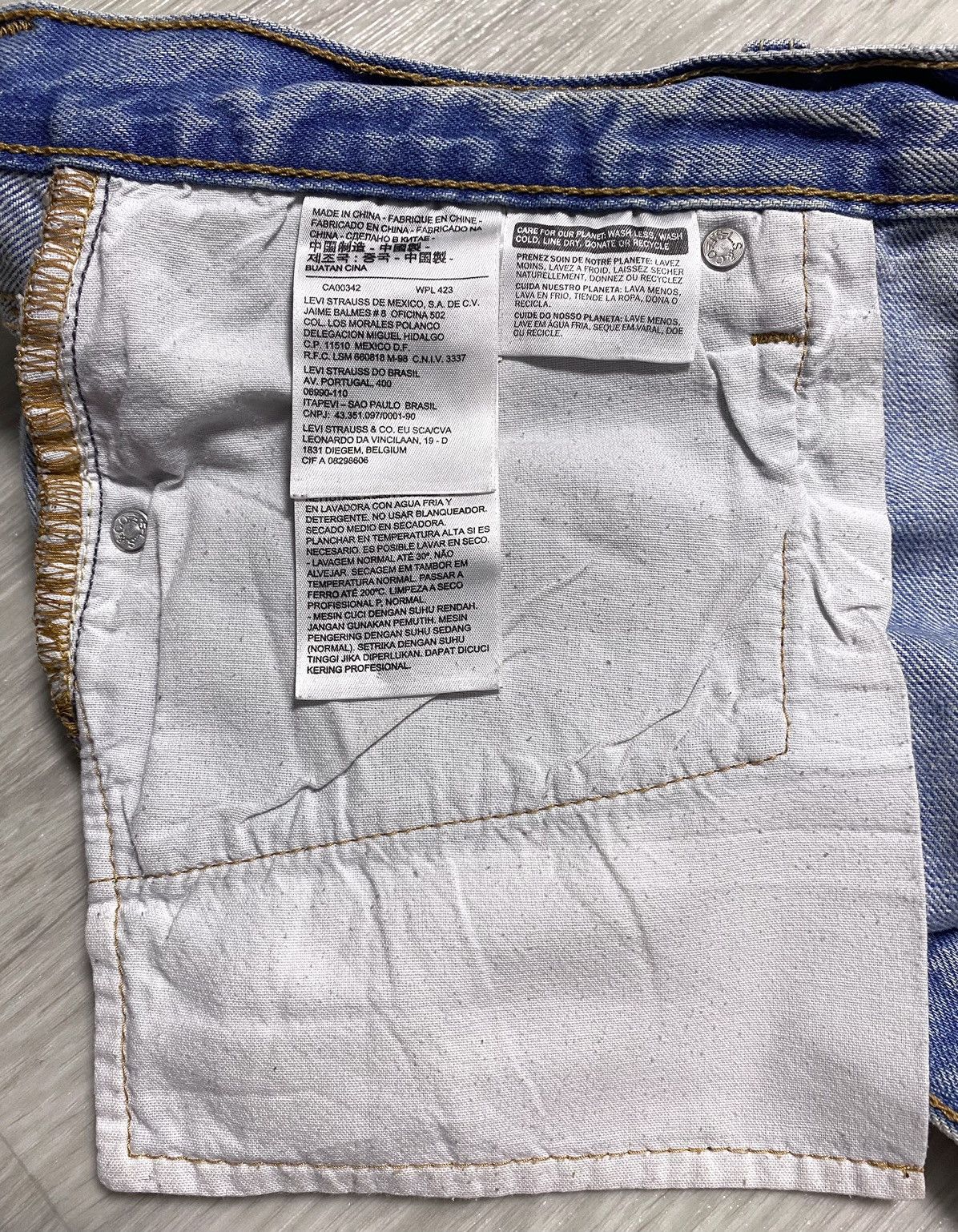 Levi's Vintage Clothing Women’s Levi’s Washed Distressed Reworked Shorts Denim Jeans Size 27" / US 4 / IT 40 - 15 Thumbnail