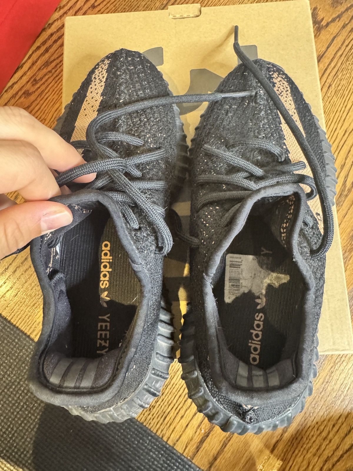 Adidas Yeezy Boost 350 V2 Black/Copper Size US 5 / IT 35 - 7 Thumbnail