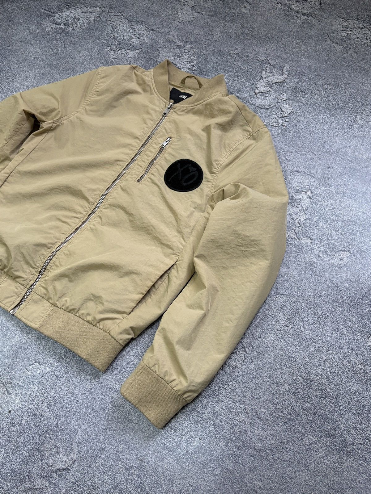 H&M The Weeknd H&M XO Bomber Jacket Khaki Beige Big Logo Size XS Size US XS / EU 42 / 0 - 4 Thumbnail