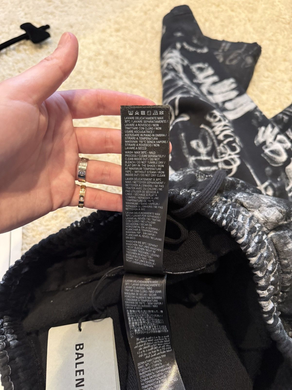 Balenciaga Balenciaga VIC Skater Graffiti Sweatpants Size US 30 / EU 46 - 11 Thumbnail