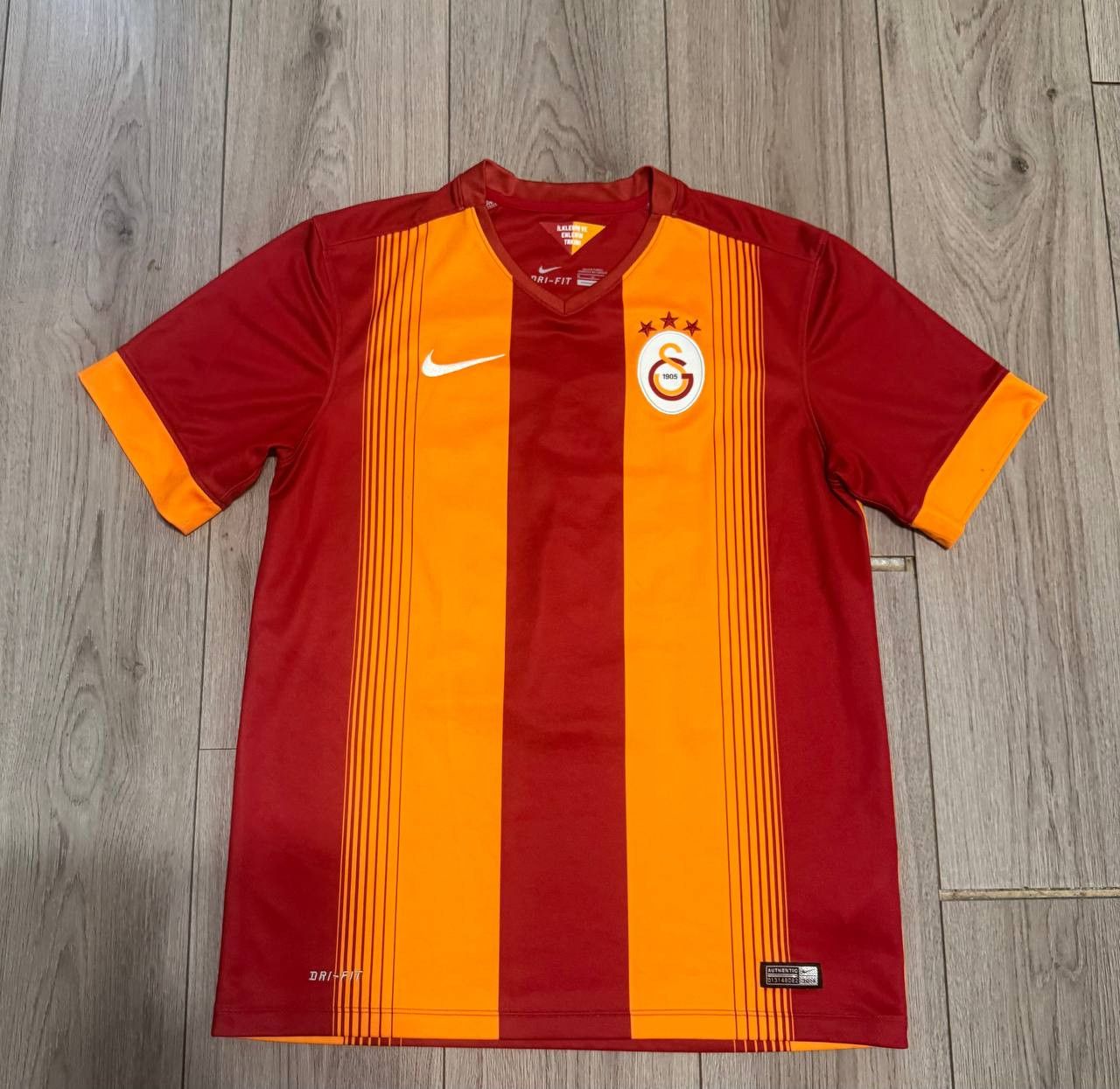 Nike GALATASARAY NIKE 2014/2015 FOOTBALL HOME JERSEY #10 SIZE M Size US M / EU 48-50 / 2 - 1 Thumbnail