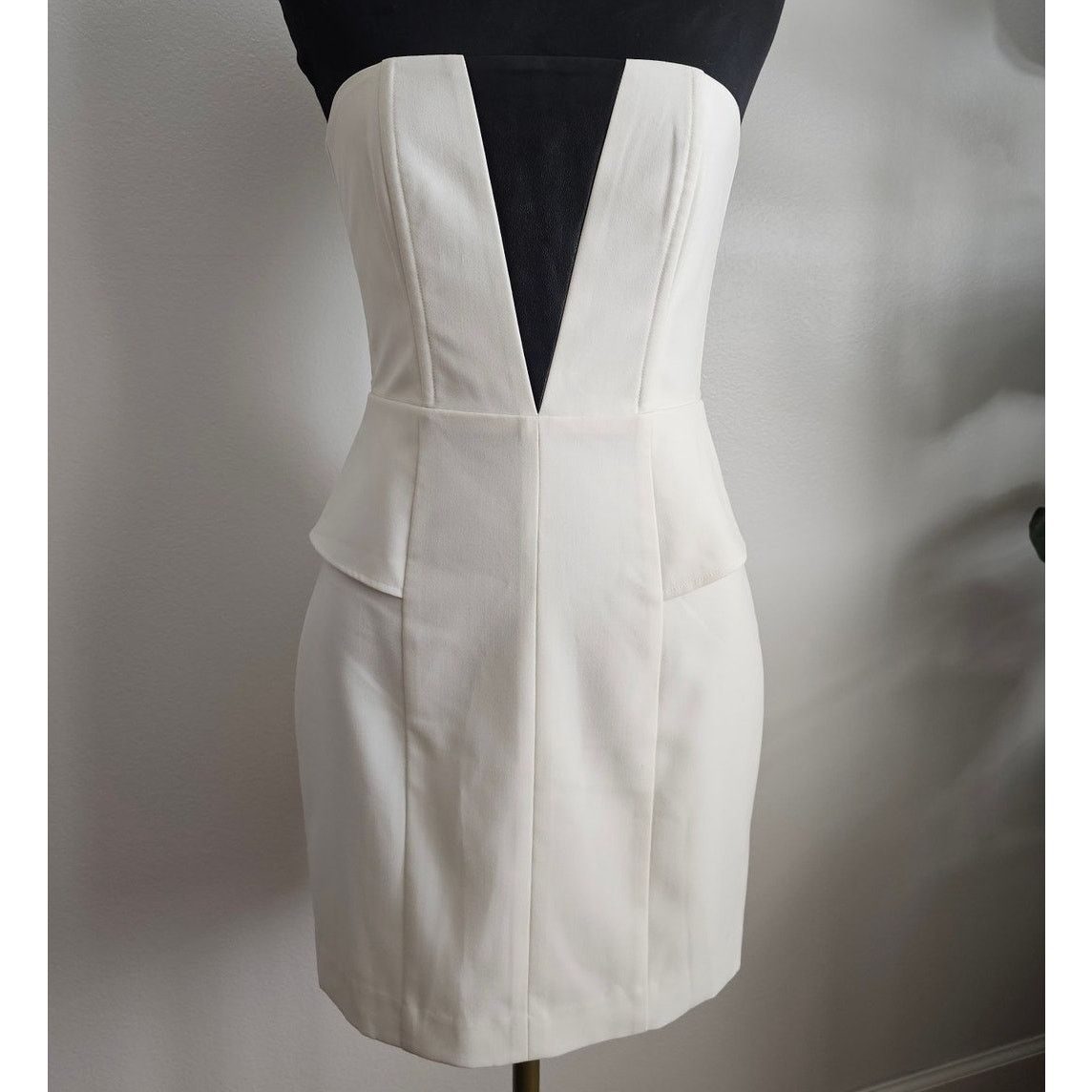 Mason's MASON Ivory Strapless Cocktail Mini Dress w/Lambskin 2 Size XS / US 0-2 / IT 36-38 - 1 Thumbnail