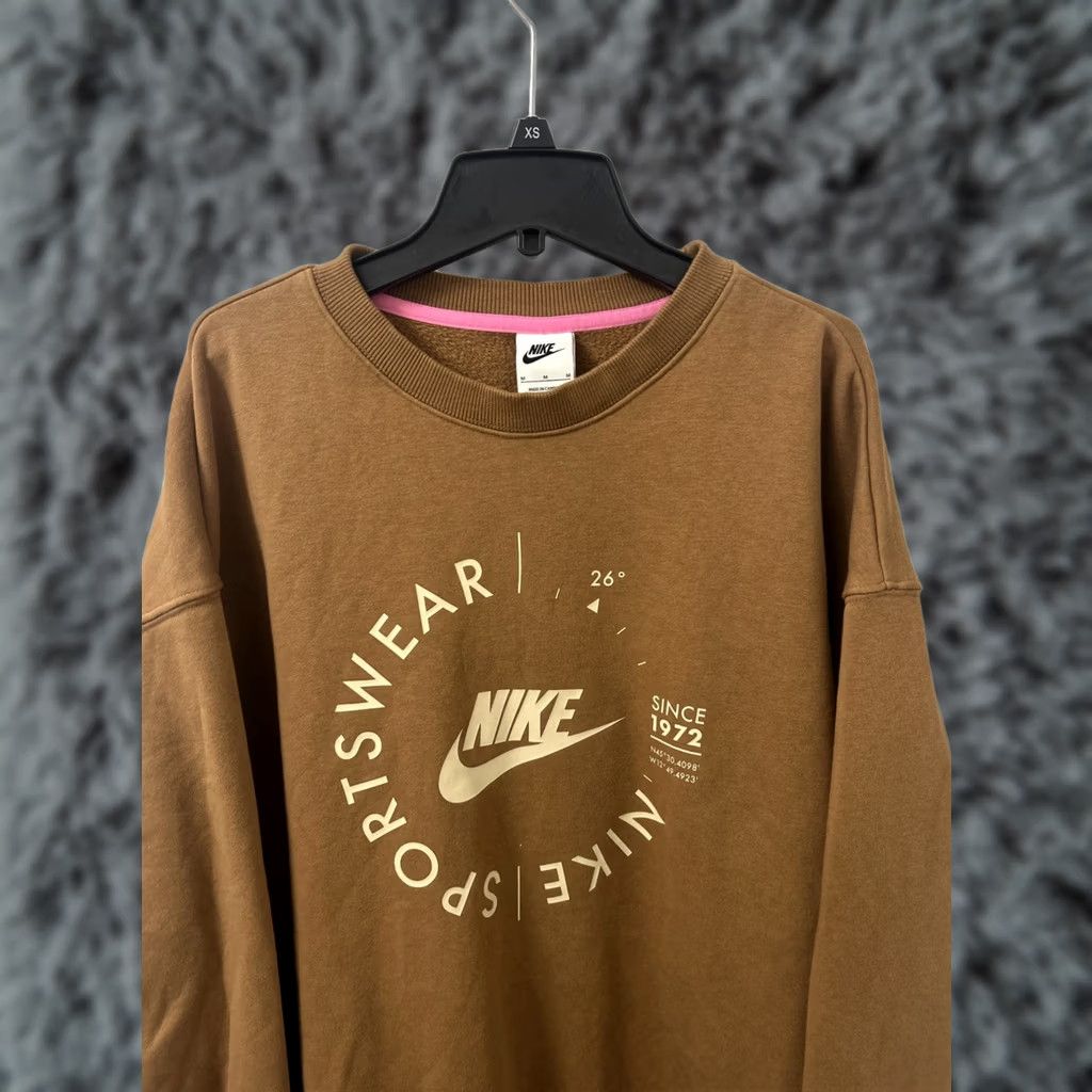 Nike Nike Crewneck Women Medium Brown Sports Utility Sweatshirt Pullover FD4234-270 Size M / US 6-8 / IT 42-44 - 1 Thumbnail
