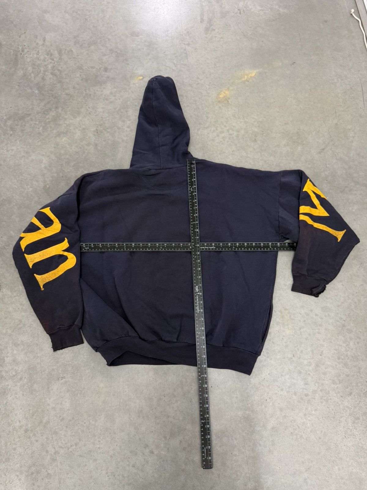 NCAA Michigan Wolverines 90s Vintage Spellout Hoodie Navy NCAA XL Size US XL / EU 56 / 4 - 5 Thumbnail