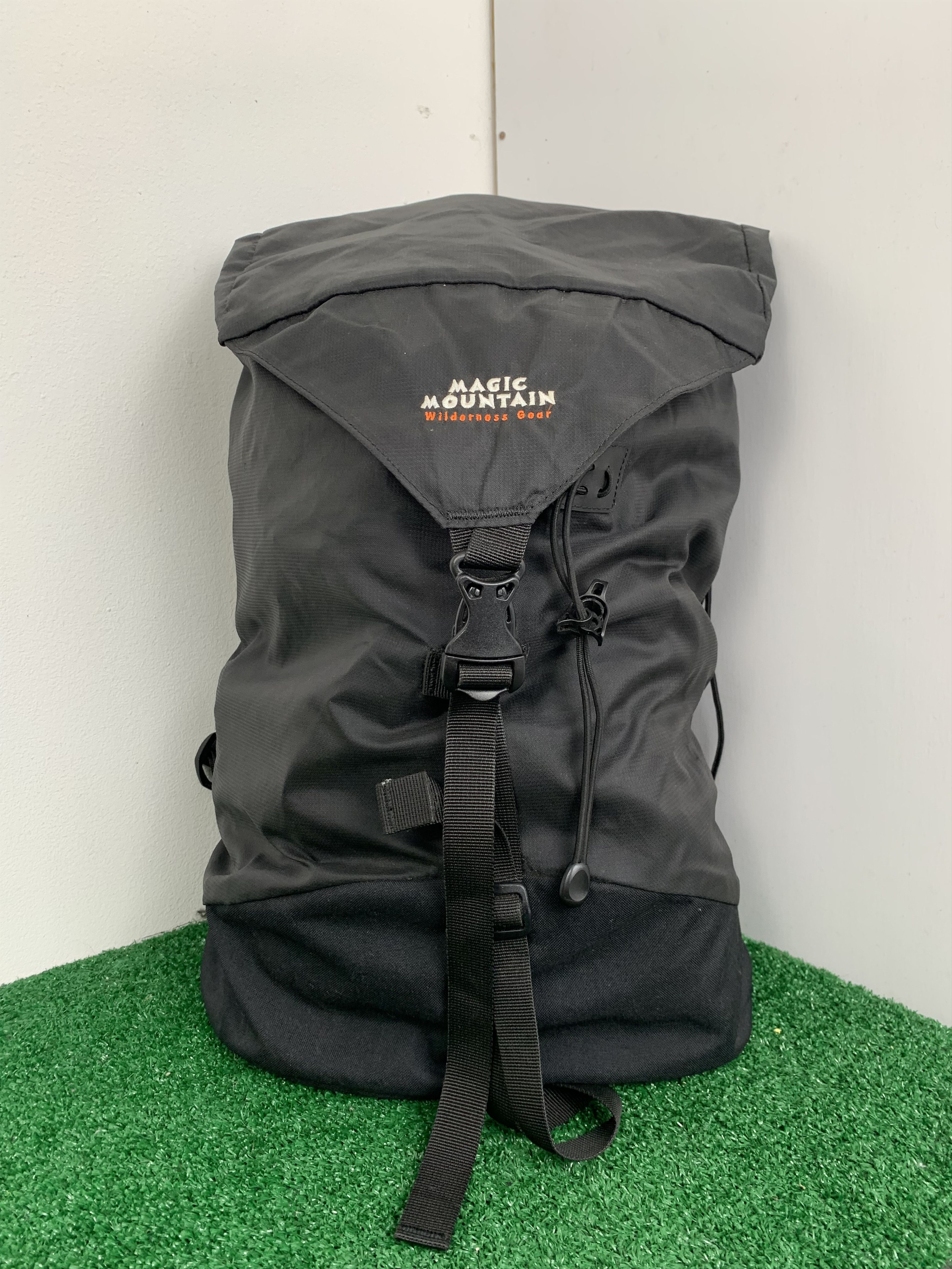 Vintage Vintage Magic Mountain Travel Backpack Waterproof BG0082 Size ONE SIZE - 3 Thumbnail