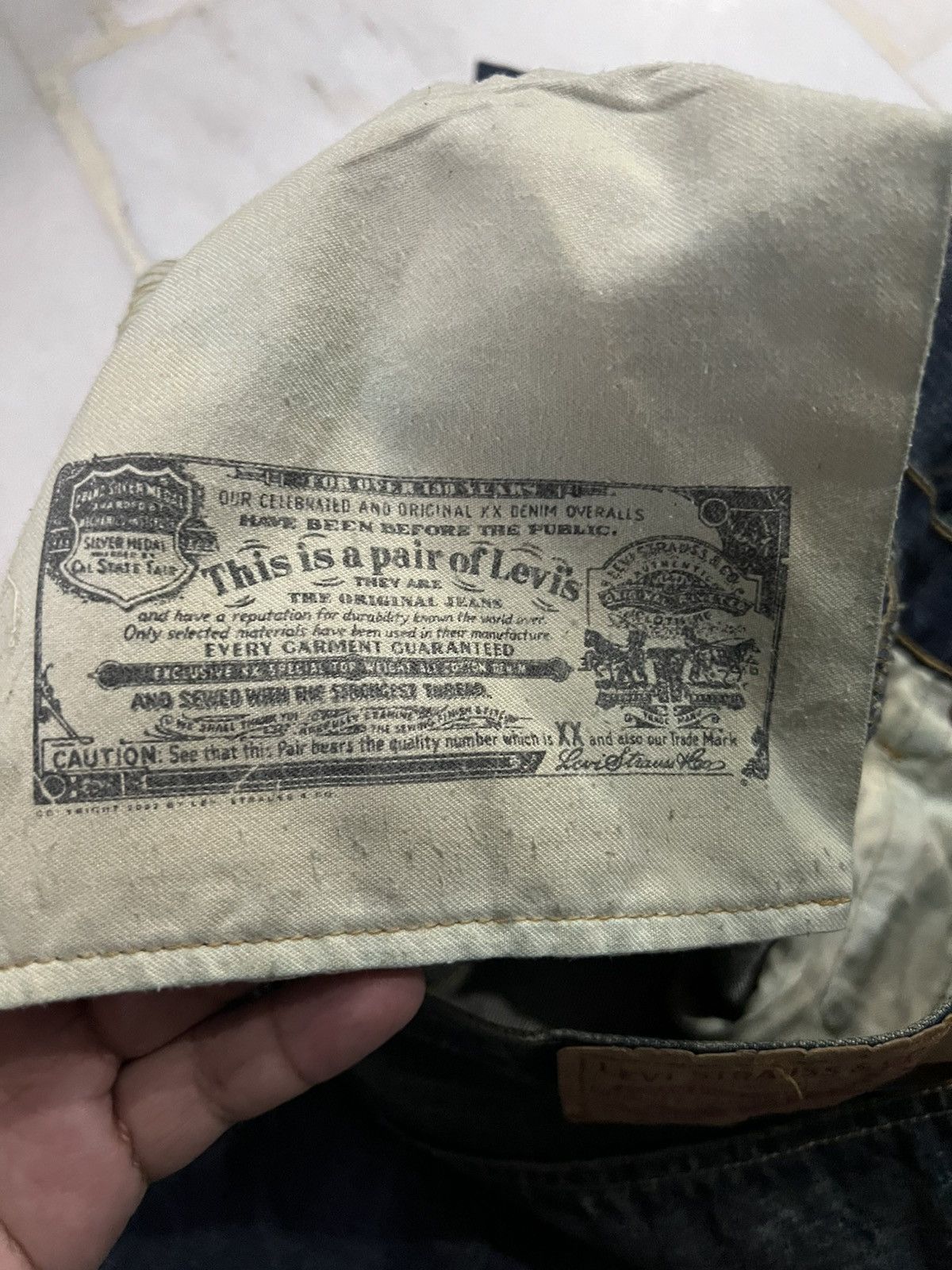 Levi's × Levi's Vintage Clothing VINTAGE 90’s STYLE LEVIS 501 BUTTON FLY DISTRESS JEANS Size US 31 - 20 Thumbnail