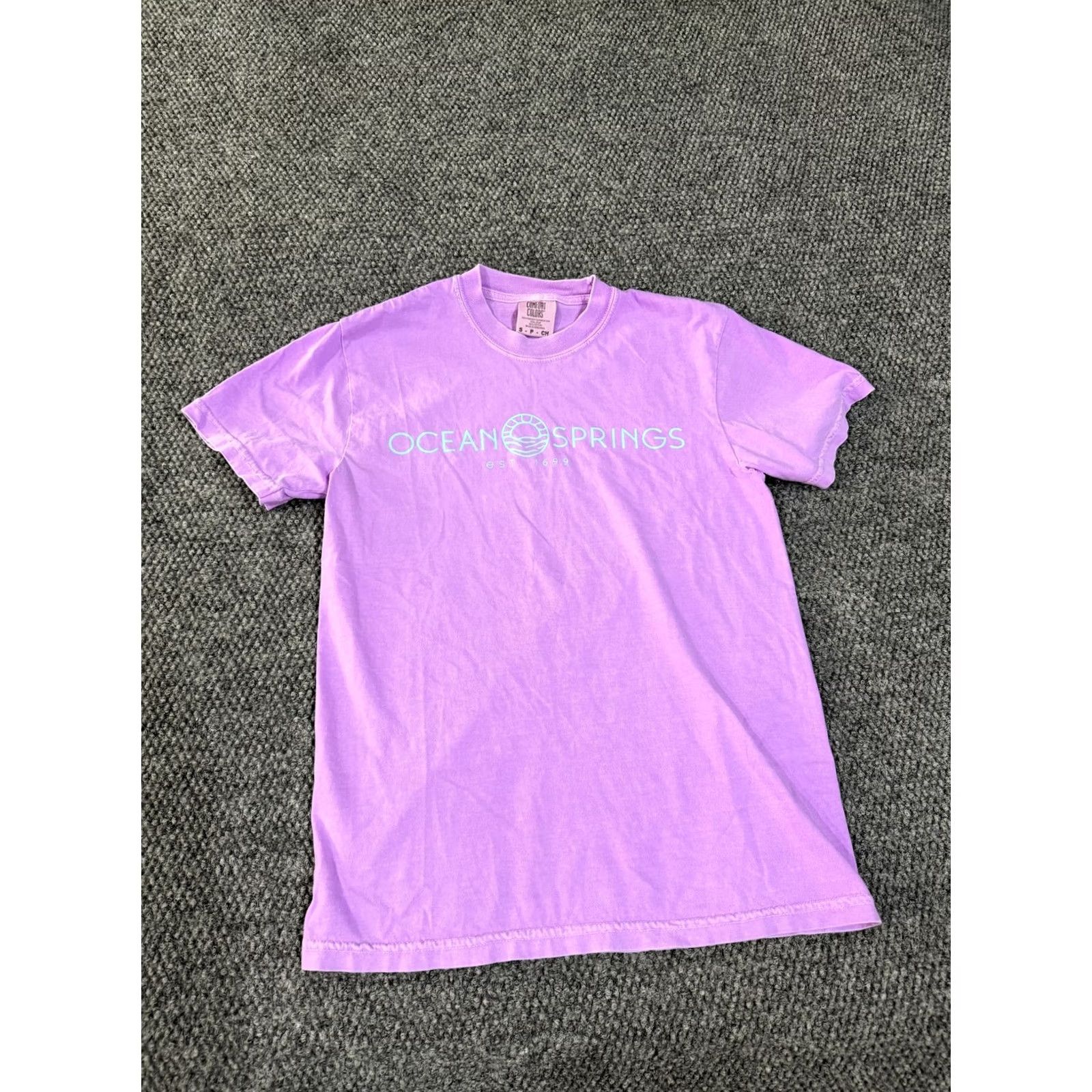 Comfort Colors Comfort Colors Ocean Springs Shirt Mens S Purple Beach Graphic Tee T-Shirt Size US S / EU 44-46 / 1 - 2 Thumbnail