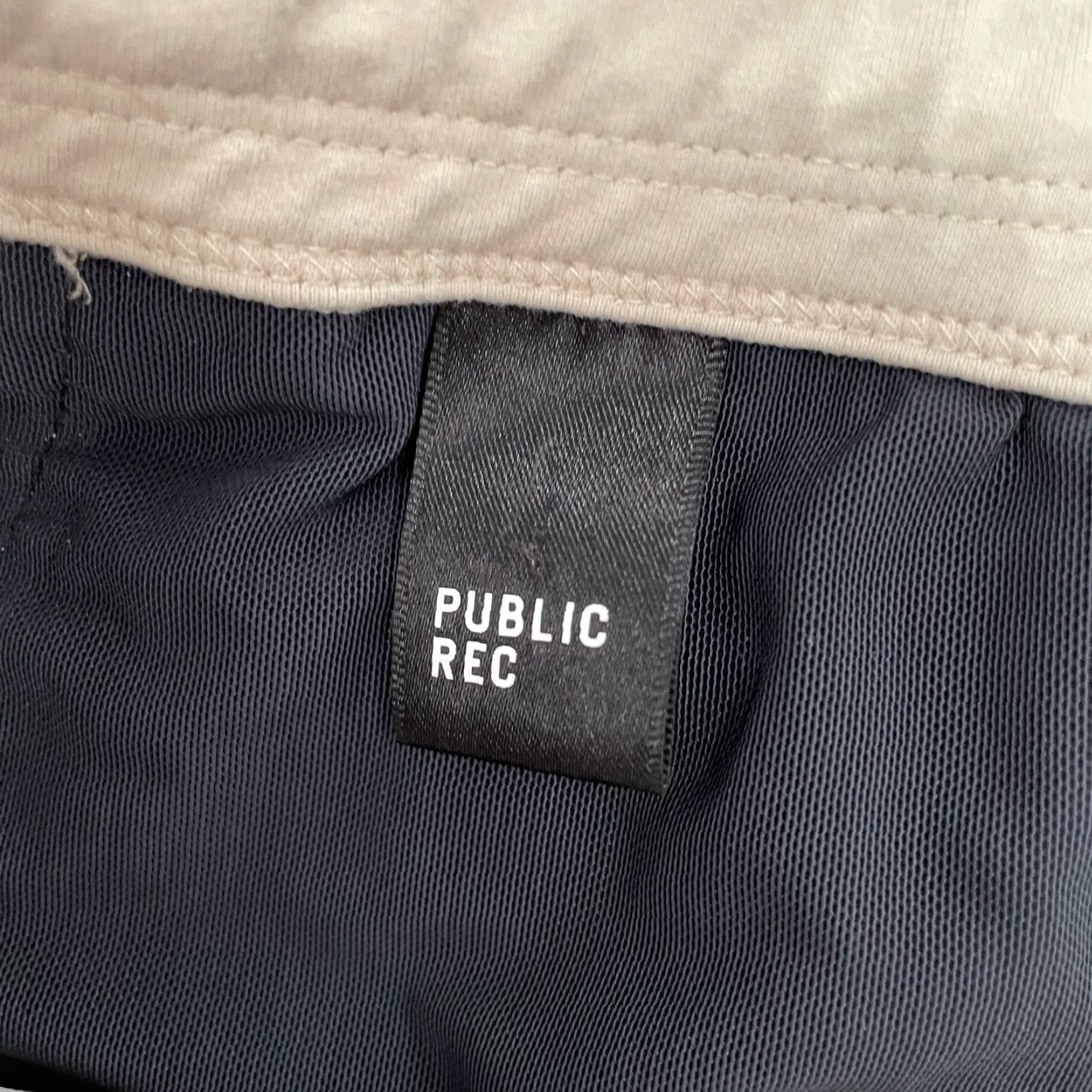 Vintage Public Rec Shorts Mens 38 Beige Elastic Waist Drawstring Pockets Performance Activewear Casual Cross Training Size US 38 / EU 54 - 6 Thumbnail