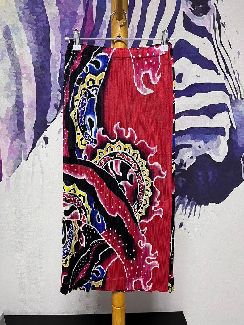 Issey Miyake Issey Miyake size:1 A red Peking Opera mask skirt Size 23" - 1 Thumbnail