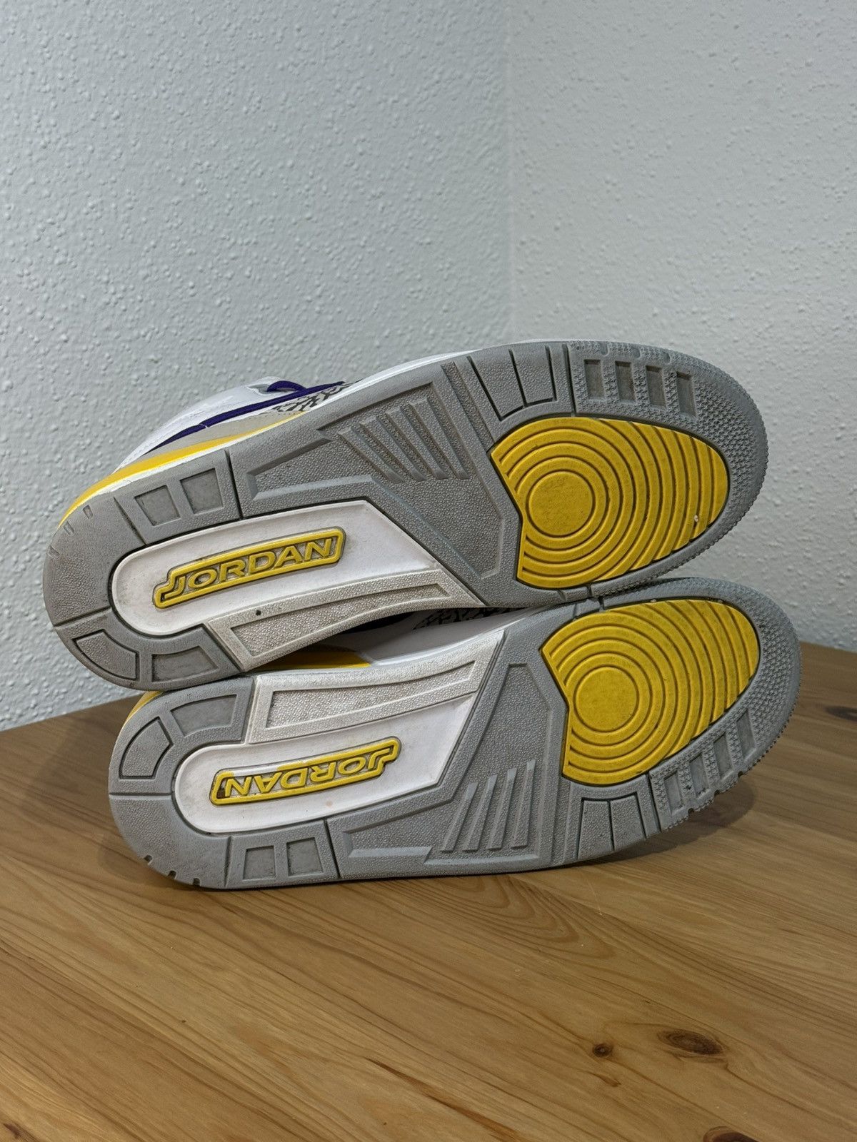 Jordan Brand × Nike Nike Air Jordan Legacy 312 Lakers Size US 10 / EU 43 - 7 Thumbnail