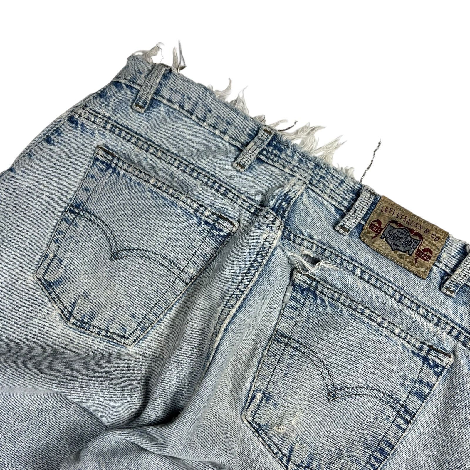 Levi's × Vintage Vintage Levi’s Silver Tabs distressed light wash tapered Size US 33 - 4 Thumbnail