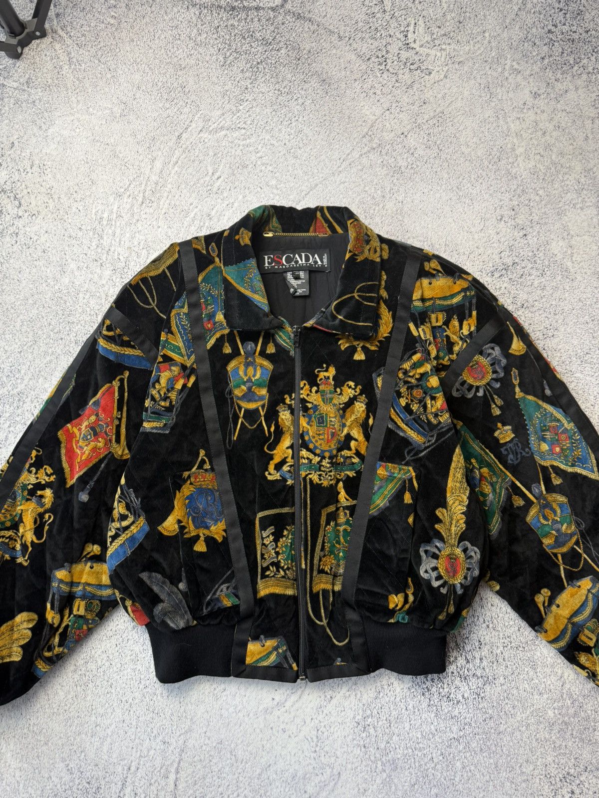 Escada Escada by Margaretha Ley 1980's Multi Printed Velvet Jacket Size XS / US 0-2 / IT 36-38 - 5 Thumbnail