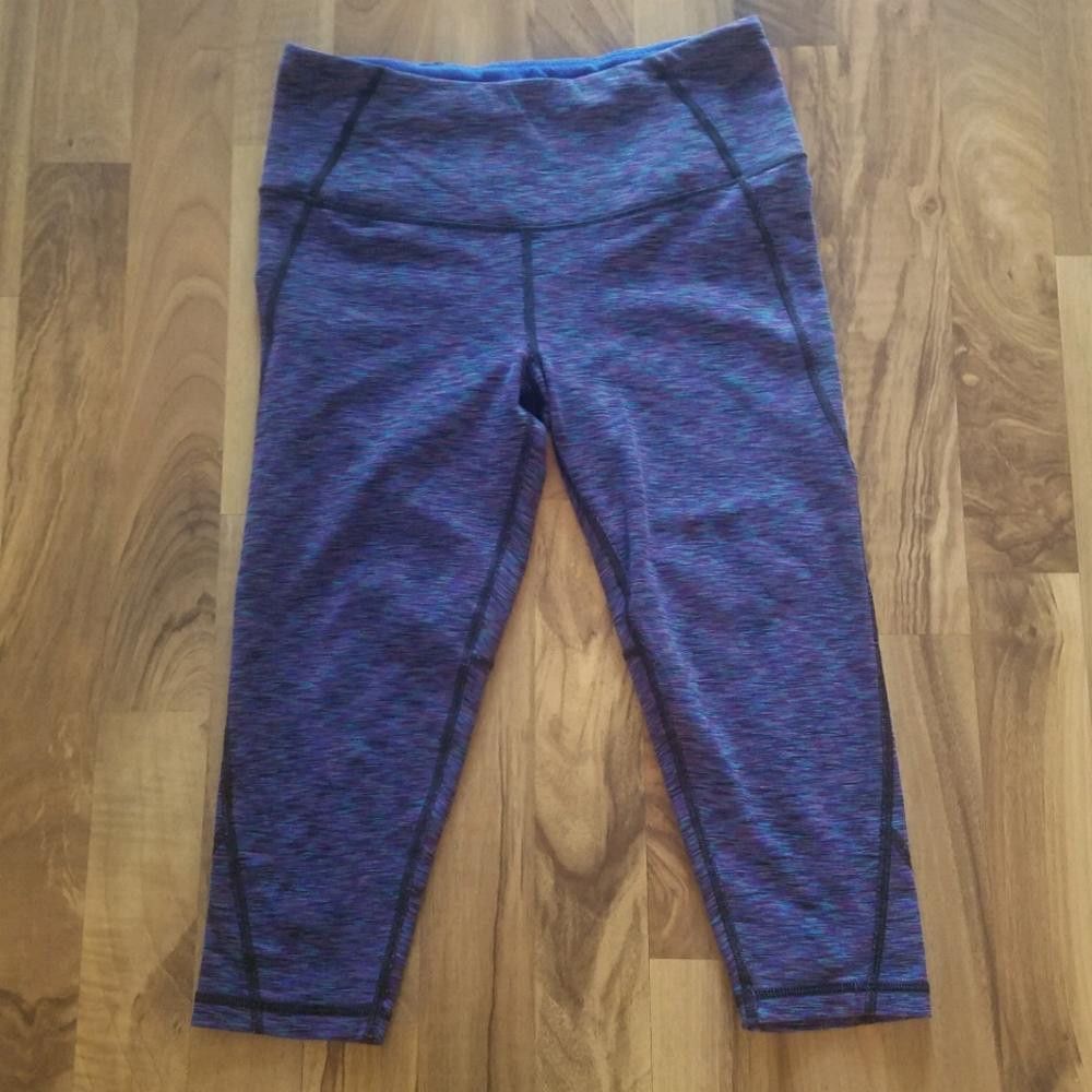Designer Victoria's Secret Sport Cropped Leggings Size S Size 28" / US 6 / IT 42 - 1 Thumbnail