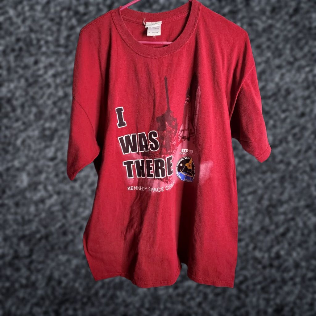 Delta VINTAGE Delta Kennedy Space Center T Shirt Mens XL I Was There STS-134 Endeavour Red 100% Cotton Crew Neck Space Logo, 90s? Size US XL / EU 56 / 4 - 1 Thumbnail