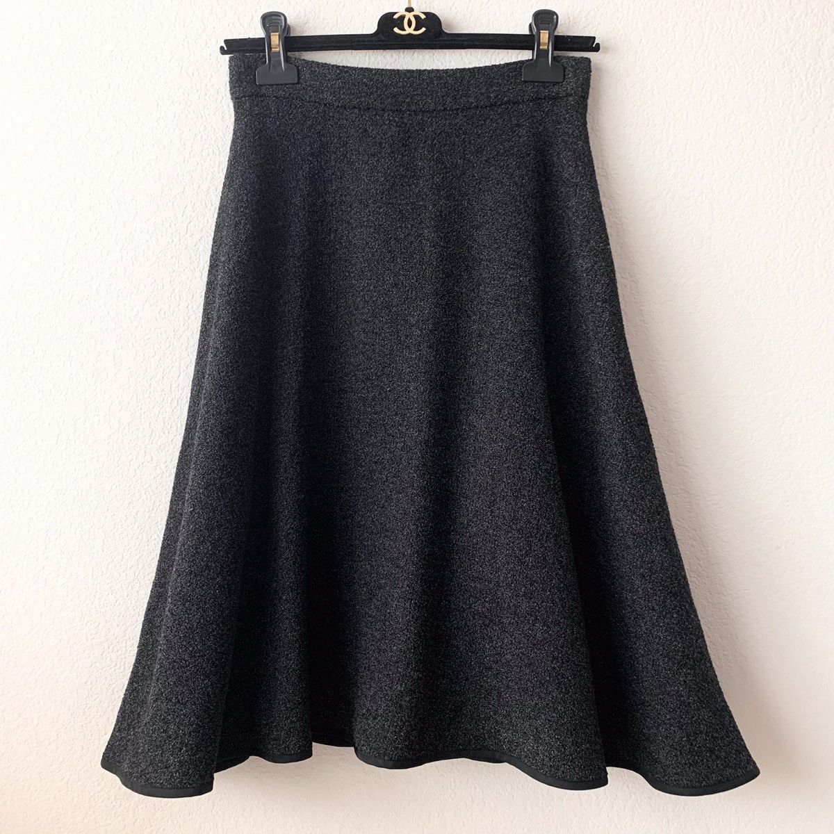 Louis Vuitton Louis Vuitton wool blend flare skirt Size 27" / US 4 / IT 40 - 1 Thumbnail