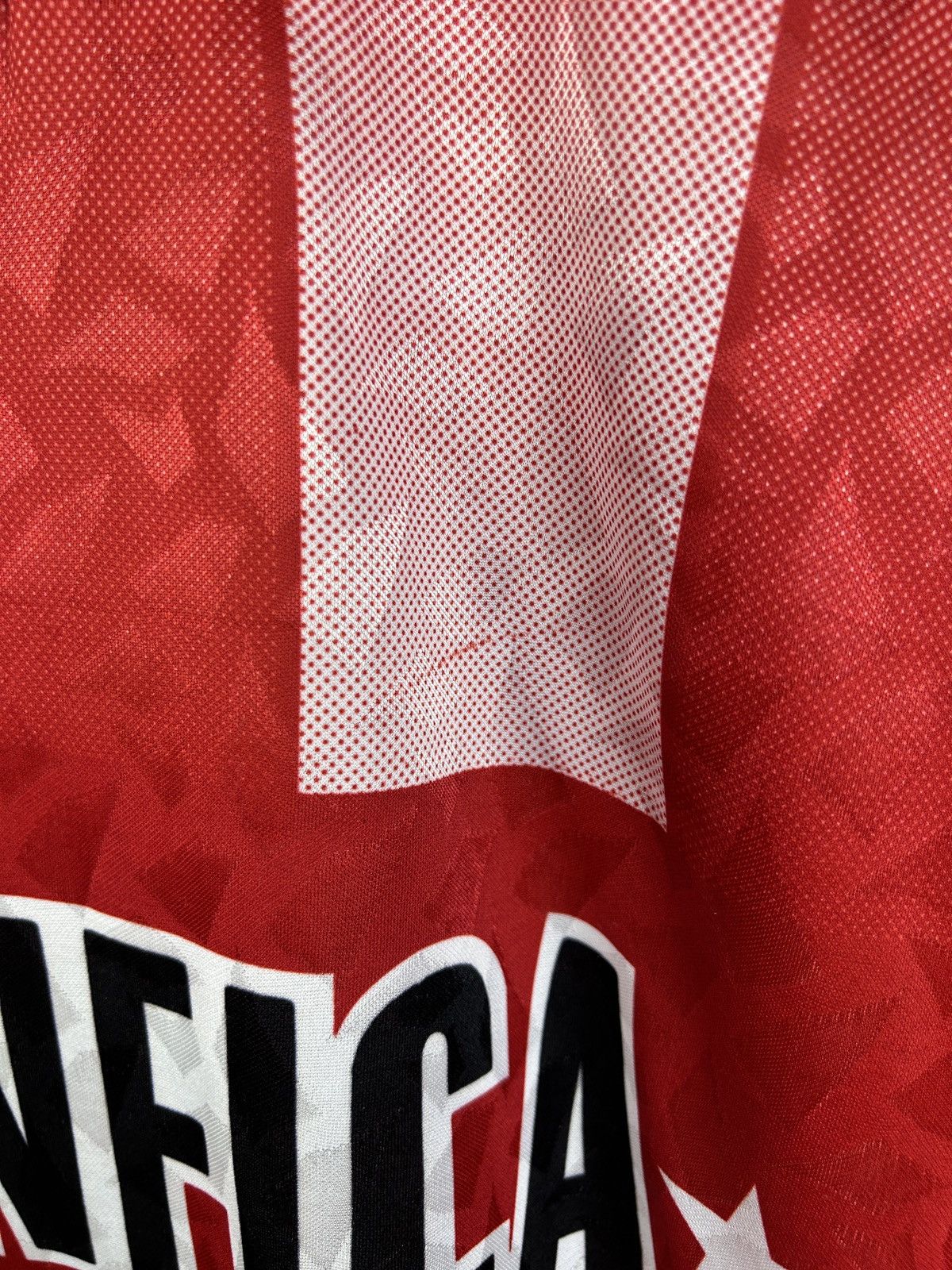 Vintage 90s Vintage SL Benfica Portugal Soccer Jersey In Red Size US M / EU 48-50 / 2 - 4 Thumbnail