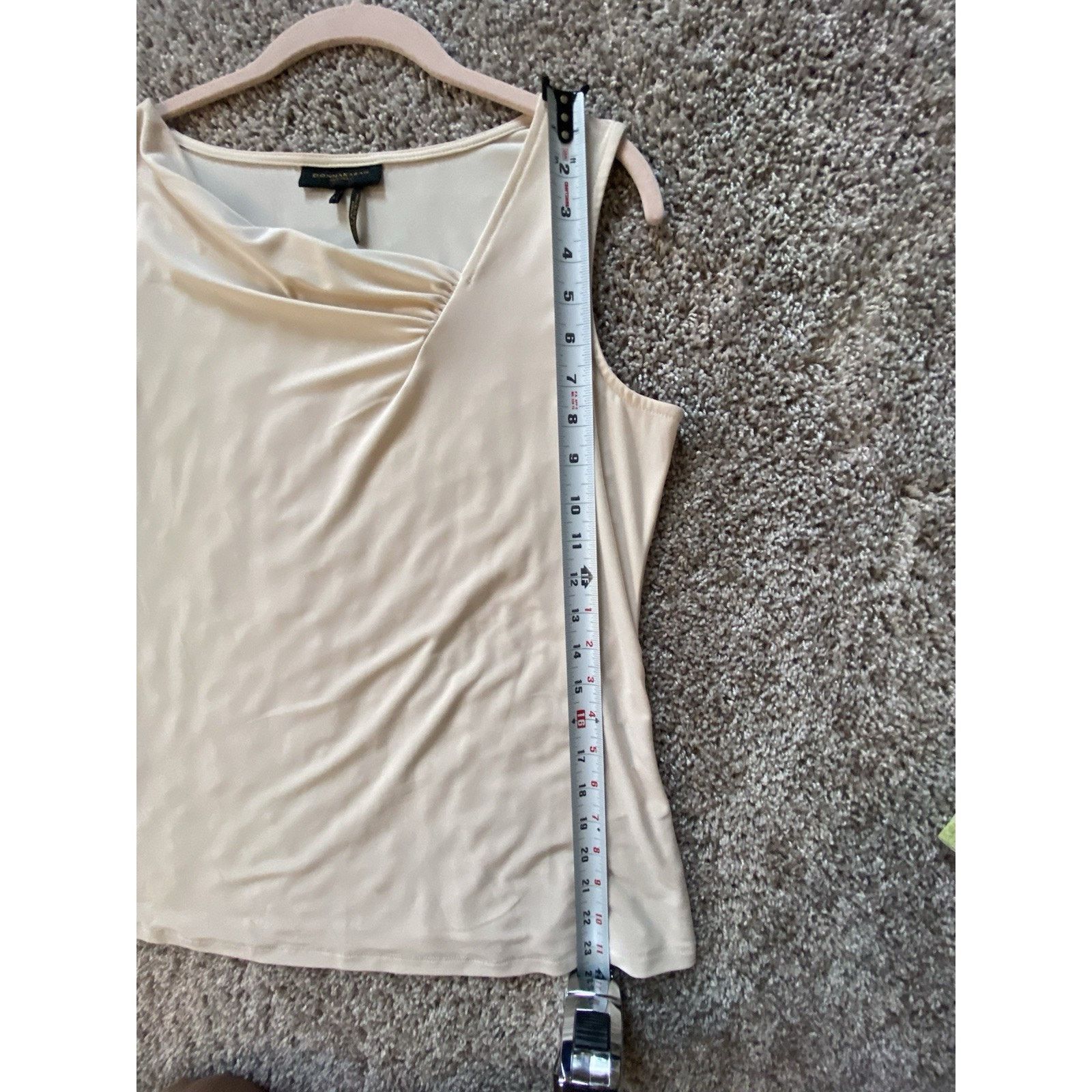 Donna Karan Donna Karan New York sz s beige sleeveless gorgeous blouse Size S / US 4 / IT 40 - 4 Thumbnail