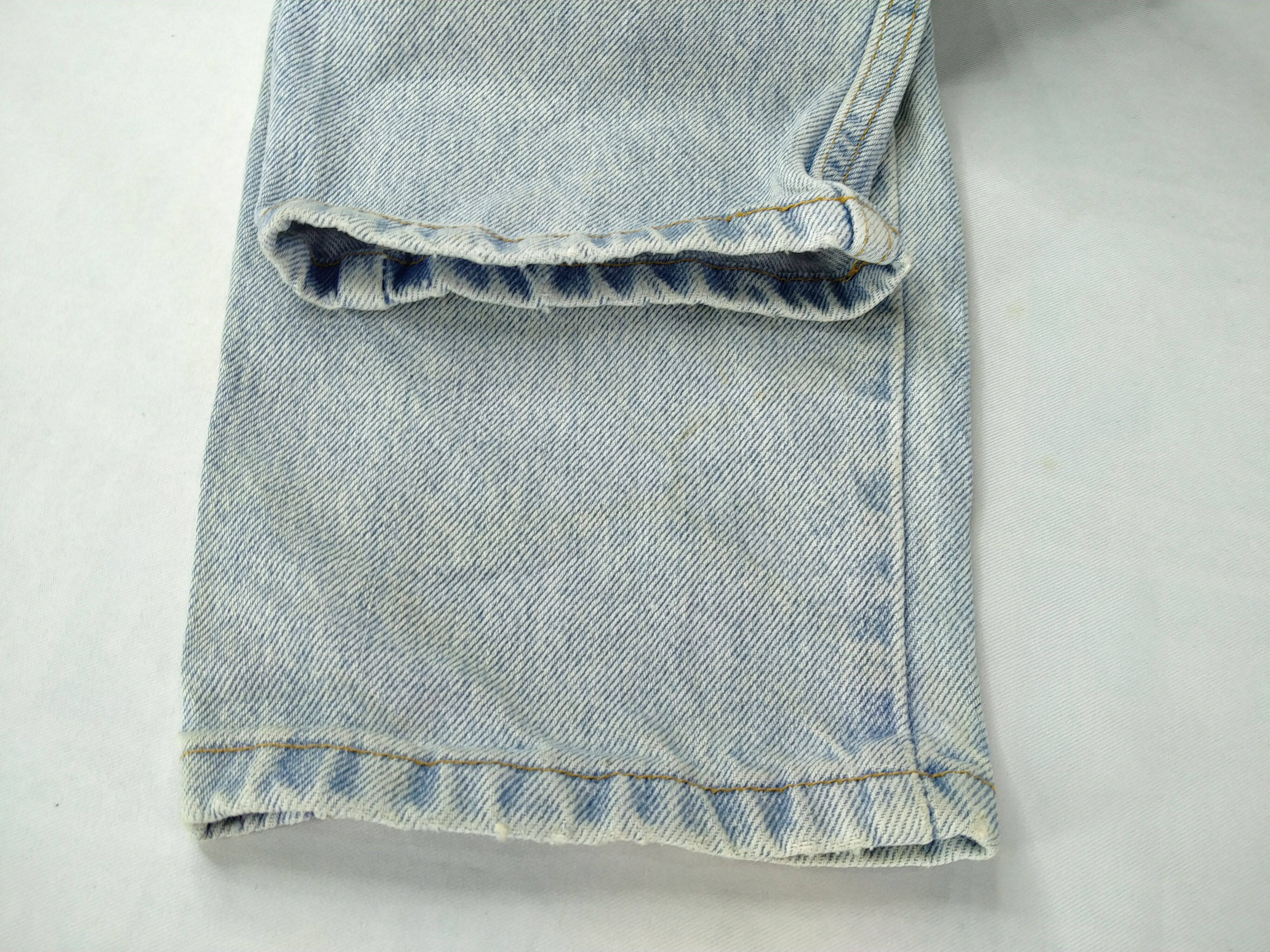 Levi's Light Wash Vintage Levi's 550 Denim 31 x 30.5 -JN552 Size US 31 - 14 Thumbnail