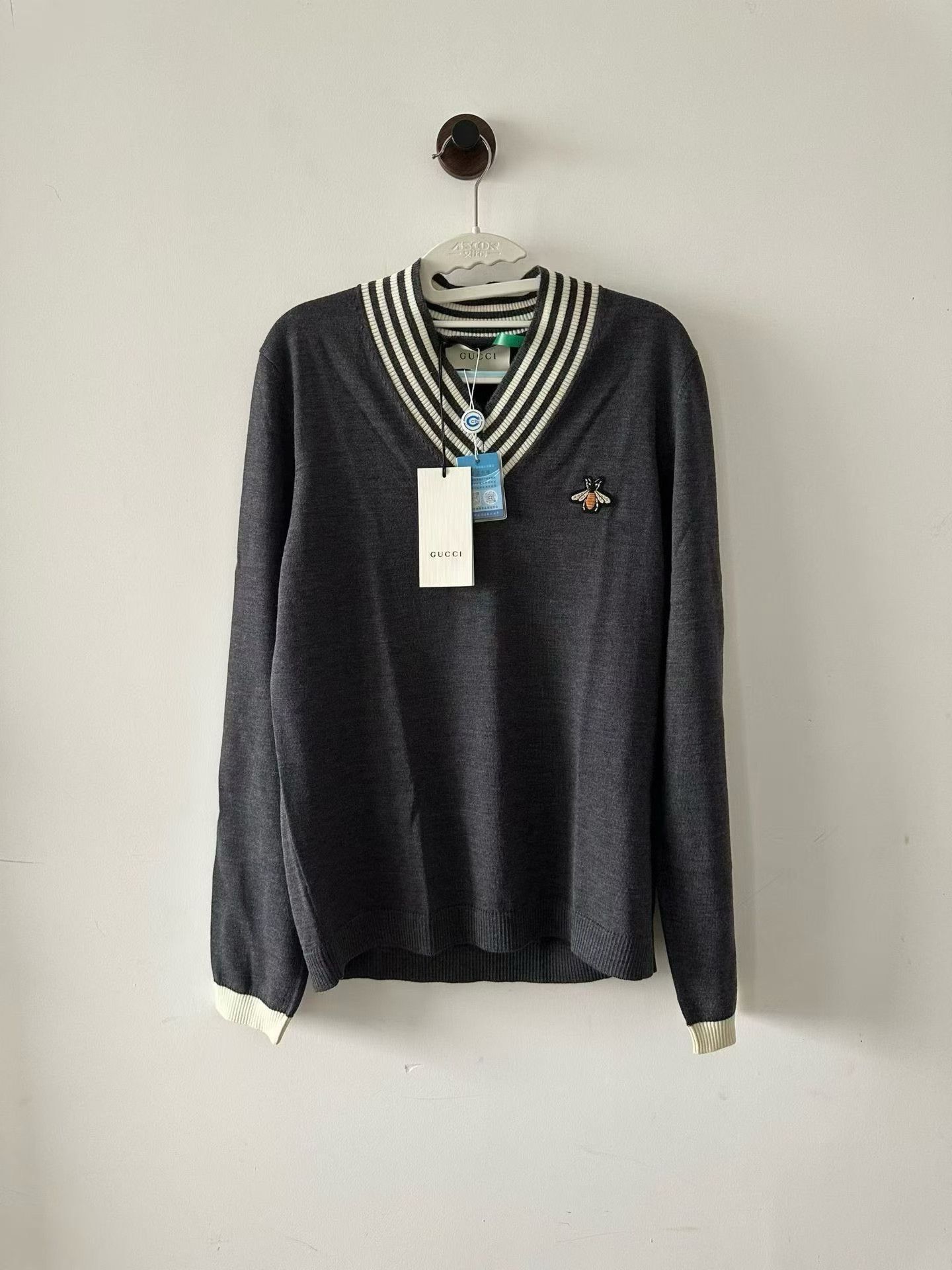 Gucci Gucci College Style Bee Embroidery Sweater Size US M / EU 48-50 / 2 - 1 Thumbnail