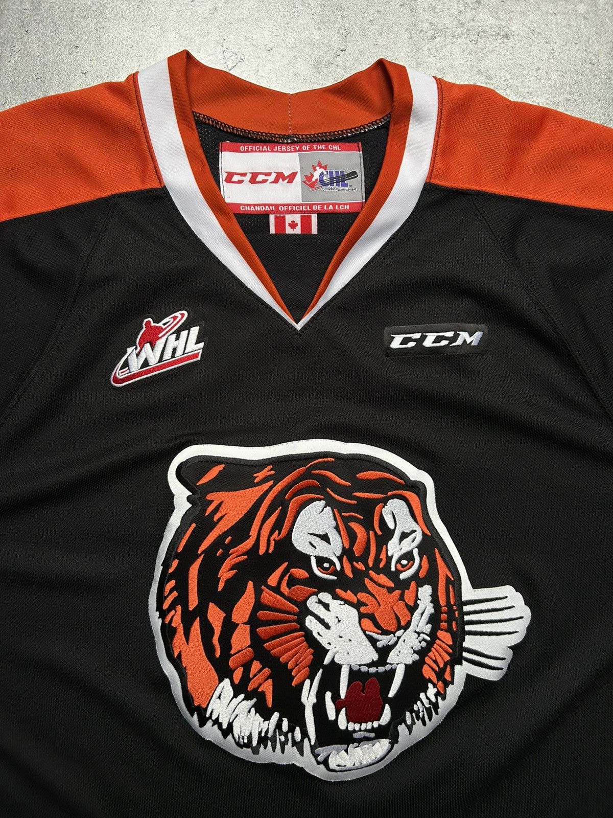 Ccm × NHL × Vintage Ccm whl hockey Medicine hat tigers Jersey with autograph Size US XL / EU 56 / 4 - 6 Thumbnail