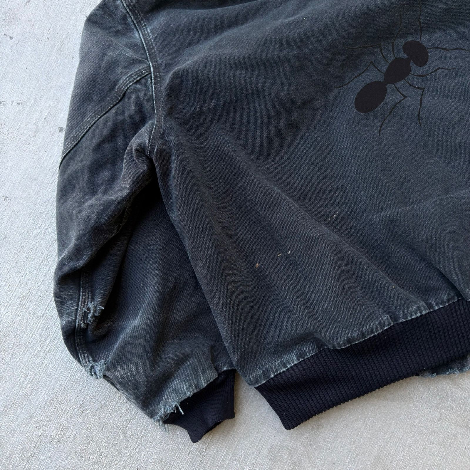Carhartt × Vintage Carhartt J140 BLK faded black hooded work wear jacket Size US L / EU 52-54 / 3 - 8 Thumbnail
