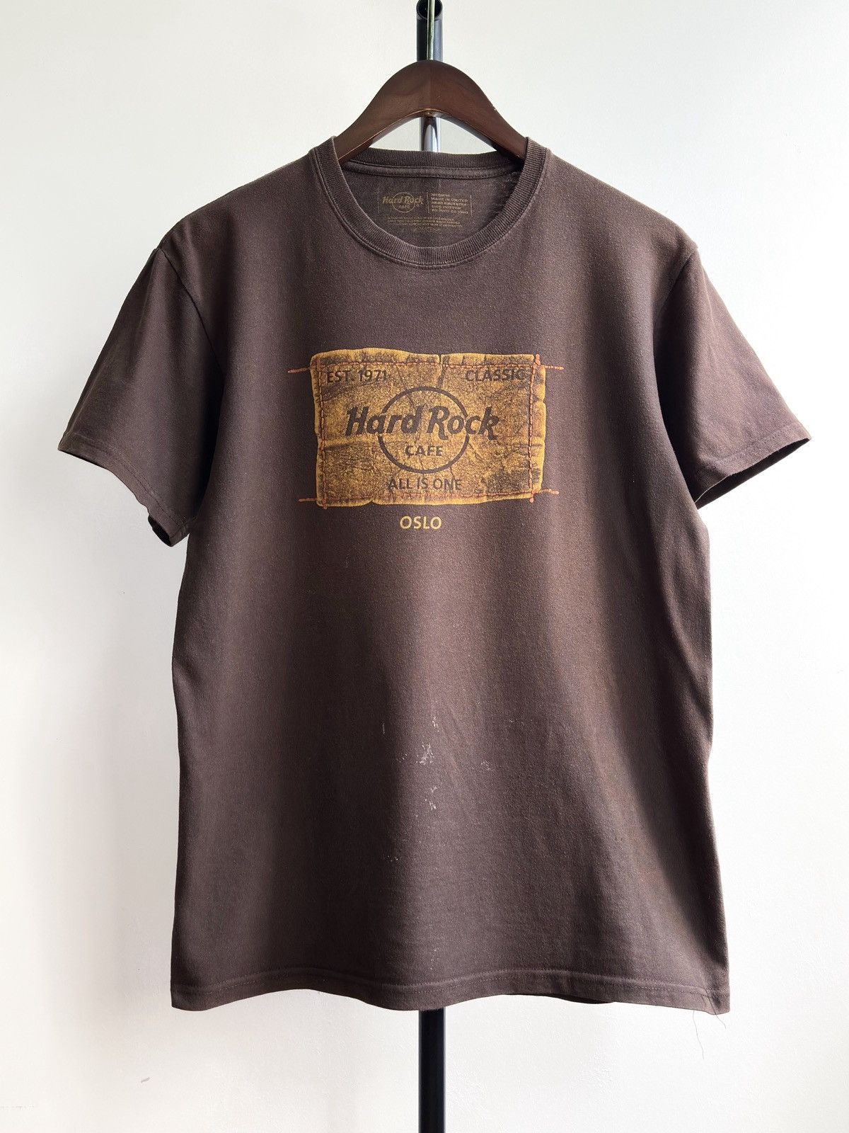 Hard Rock Cafe Vintage Hard Rock Cafe Oslo Logo Brown Tee Size US M / EU 48-50 / 2 - 1 Thumbnail