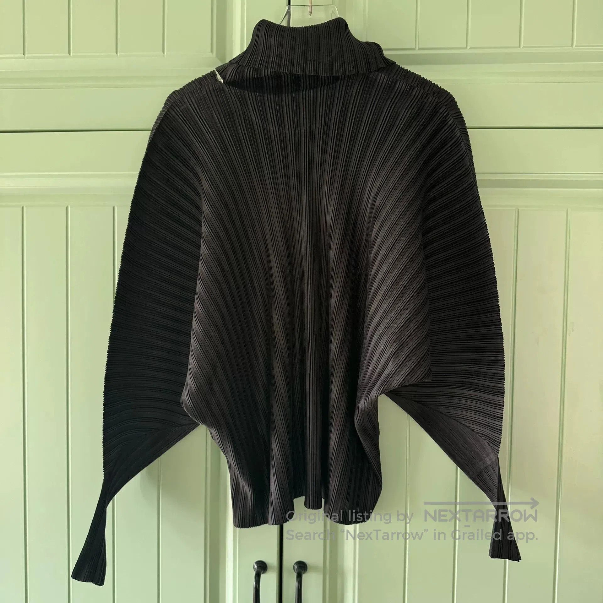 Pleats Please Issey Miyake PLEATS PLEASE ISSEY MIYAKE Black Turtleneck Sweater. Size L / US 10 / IT 46 - 2 Thumbnail