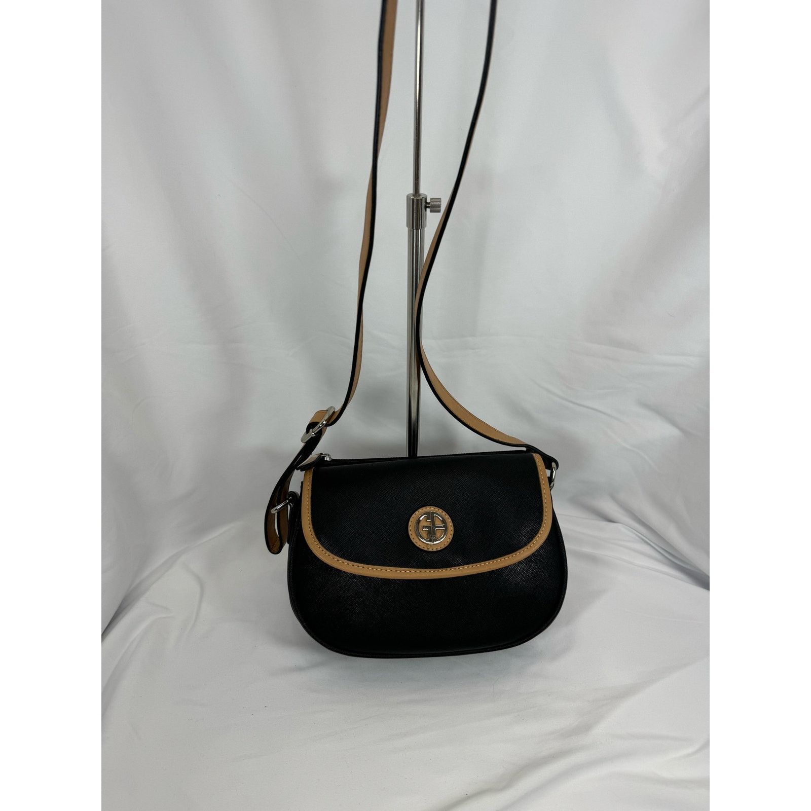 Other Giani Bernini Black and Tan Crossbody Size ONE SIZE - 2 Thumbnail