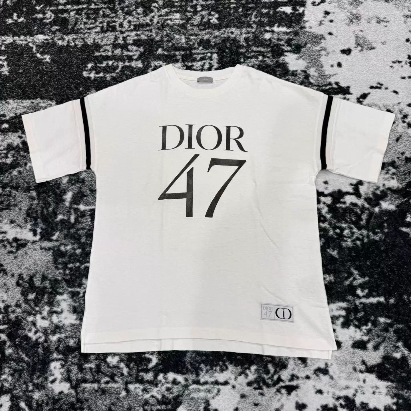 Dior Dior 47 Letter Big Logo White Short Sleeve T-Shirt L Size US L / EU 52-54 / 3 - 1 Thumbnail