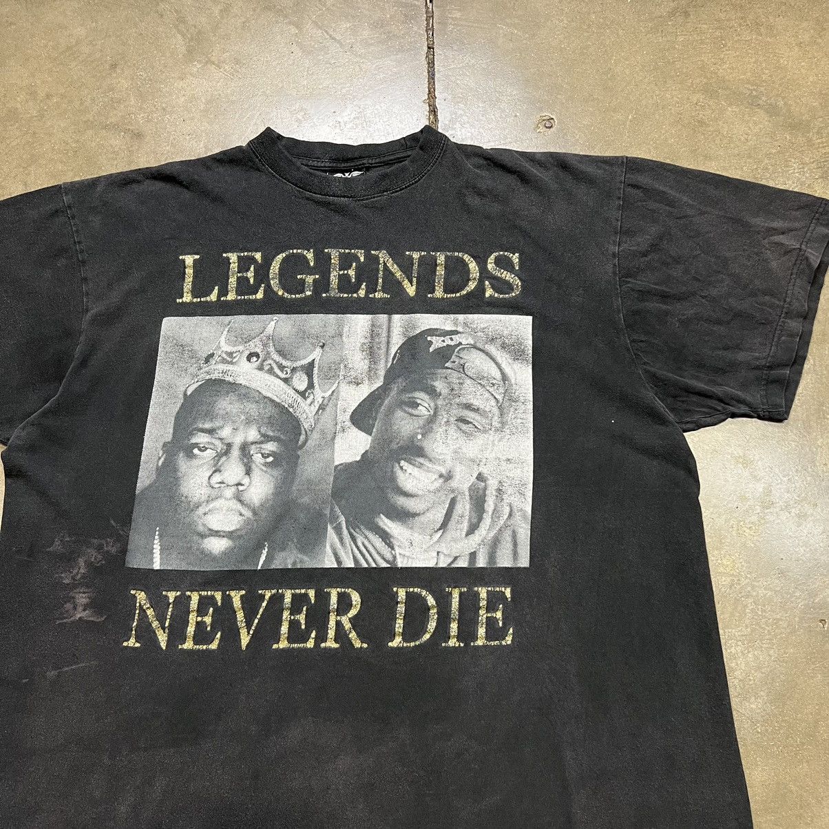 Rap Tees × Vintage Vintage Y2K Tupac Biggie Rap Tee Sun Faded Distressed Boxy Size US XXL / EU 58 / 5 - 3 Thumbnail