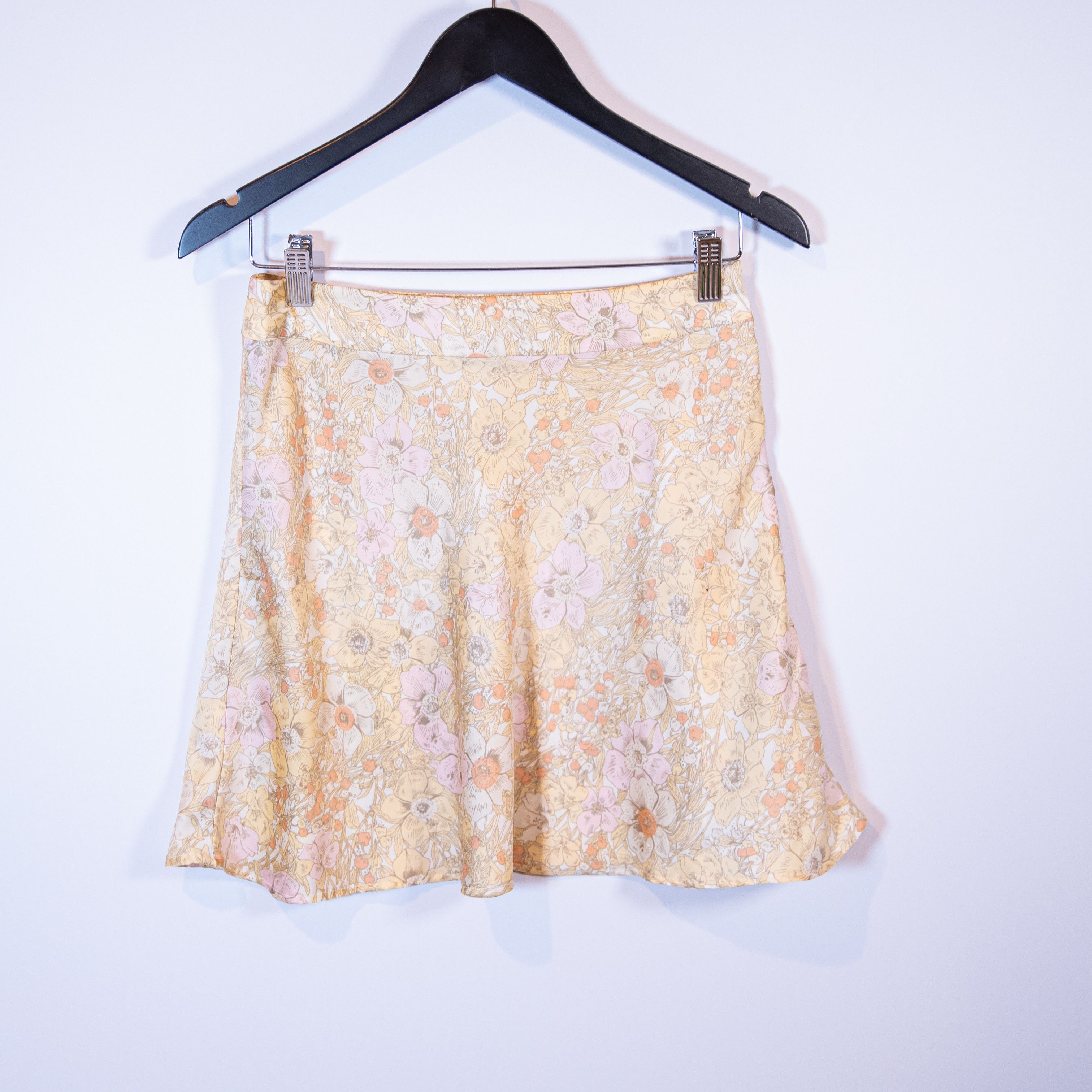 Free People Free People Phoebe Satin Bias Cut Daisy Floral Size 27" / US 4 / IT 40 - 1 Thumbnail
