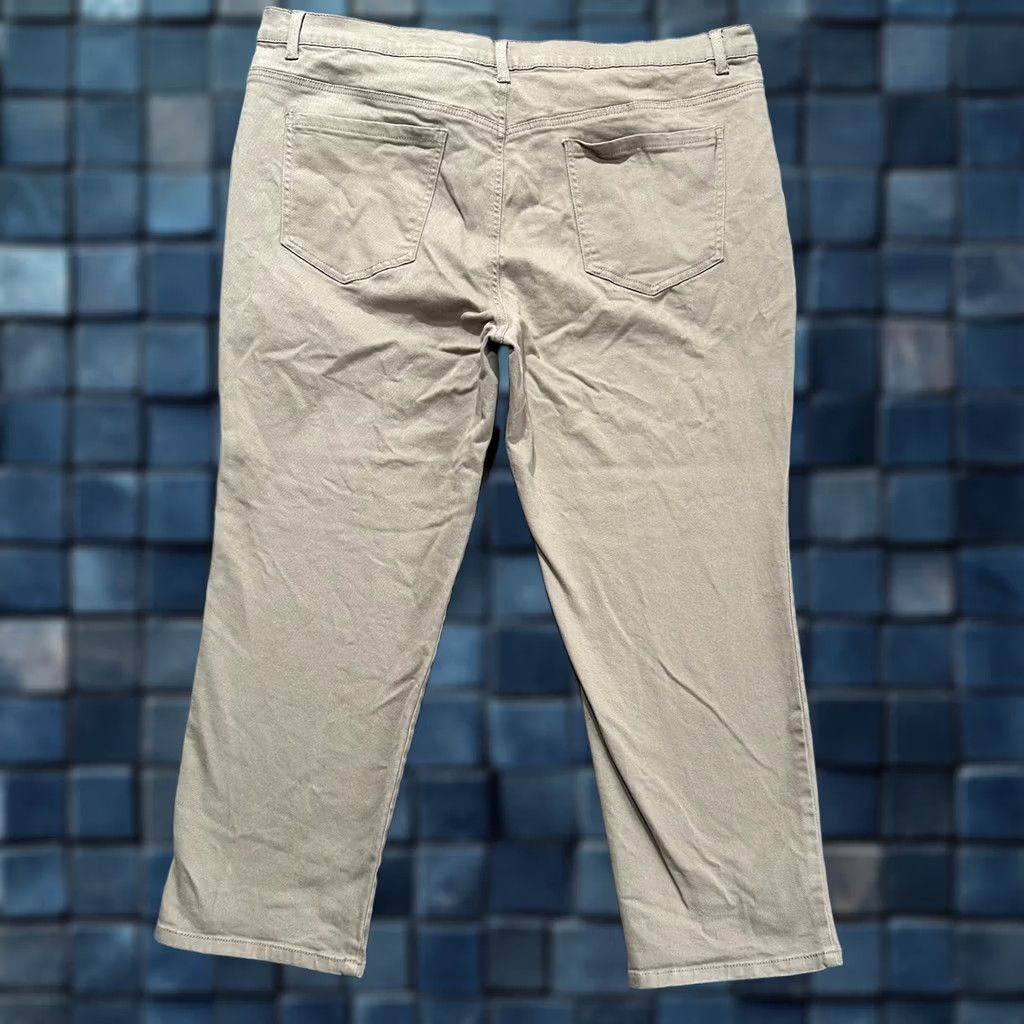 Gloria Vanderbilt Gloria Vanderbilt Jeans Womens 22W Short Brown High Waist Amanda Tapered EUC Size 40" / US 18 - 1 Thumbnail